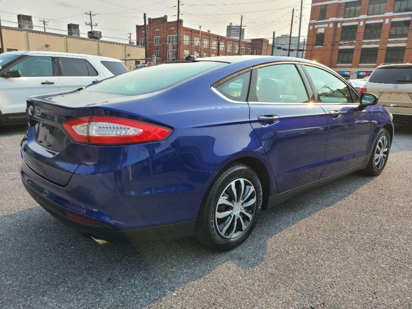 2013 BLUE FORD FUSION S (3FA6P0G75DR) with an 2.5L engine, Automatic transmission, located at 117 North Cameron Street, Harrisburg, PA, 17101, (717) 963-8962, 40.267021, -76.875351 - WE FINANCE!!! Good Credit/ Bad Credit/ No Credit - ALL Trade-Ins Welcomed!!! ***Guaranteed Credit Approval*** APPLY ONLINE or CALL us TODAY ;) Internet Prices and Marketplace Prices are SPECIAL discounted ***CASH DEALS*** Retail Prices are higher. Please call us to discuss your cash and finan - Photo#4