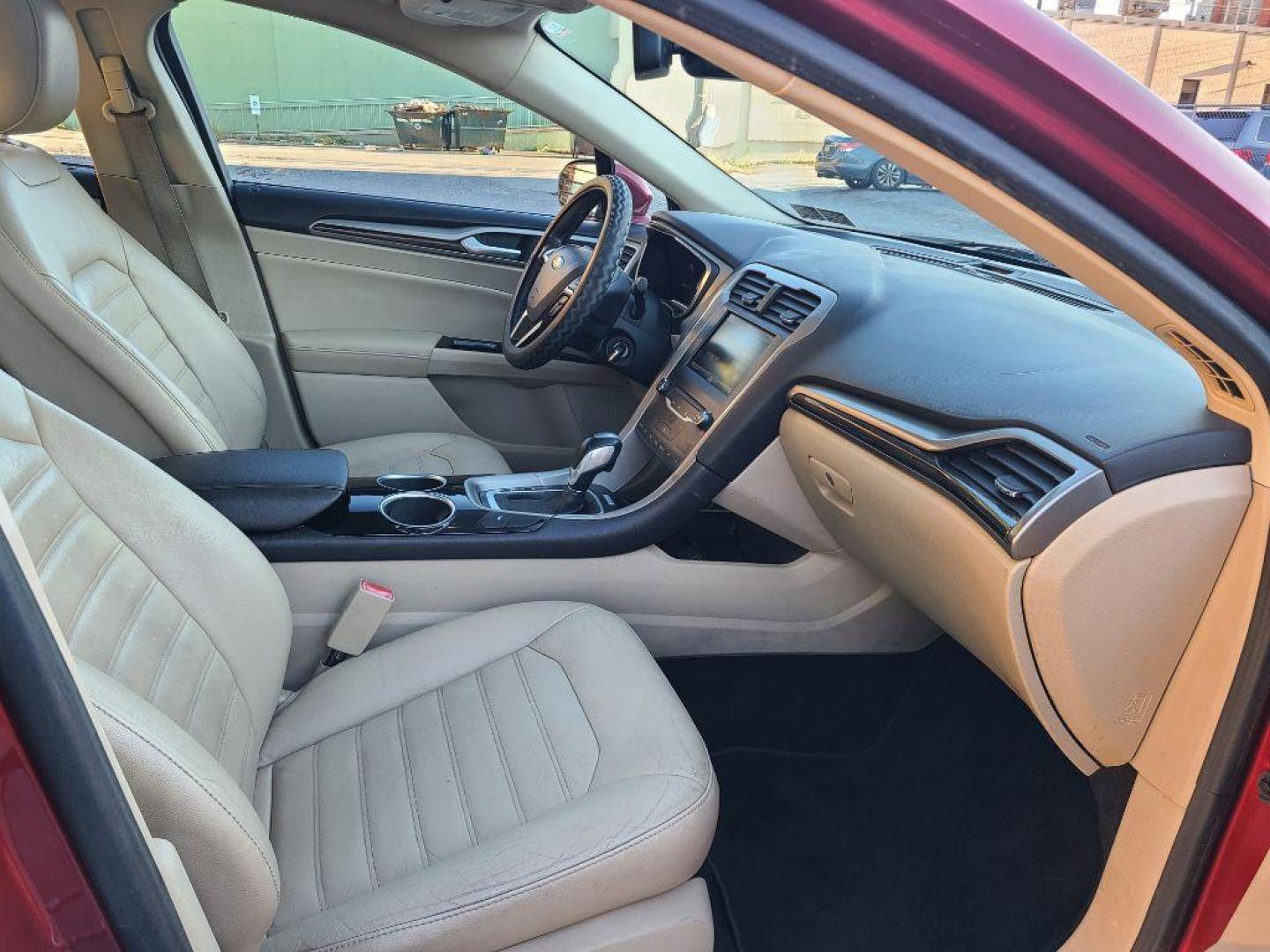 2013 RED FORD FUSION SE (3FA6P0HR0DR) with an 1.6L engine, Automatic transmission, located at 117 North Cameron Street, Harrisburg, PA, 17101, (717) 963-8962, 40.267021, -76.875351 - WE FINANCE!!! Good Credit/ Bad Credit/ No Credit - ALL Trade-Ins Welcomed!!! ***Guaranteed Credit Approval*** APPLY ONLINE or CALL us TODAY ;) Please call us to discuss your cash and financing options. - Photo#9
