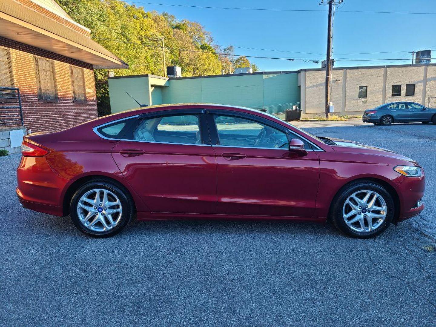 2013 RED FORD FUSION SE (3FA6P0HR0DR) with an 1.6L engine, Automatic transmission, located at 117 North Cameron Street, Harrisburg, PA, 17101, (717) 963-8962, 40.267021, -76.875351 - WE FINANCE!!! Good Credit/ Bad Credit/ No Credit - ALL Trade-Ins Welcomed!!! ***Guaranteed Credit Approval*** APPLY ONLINE or CALL us TODAY ;) Please call us to discuss your cash and financing options. - Photo#22