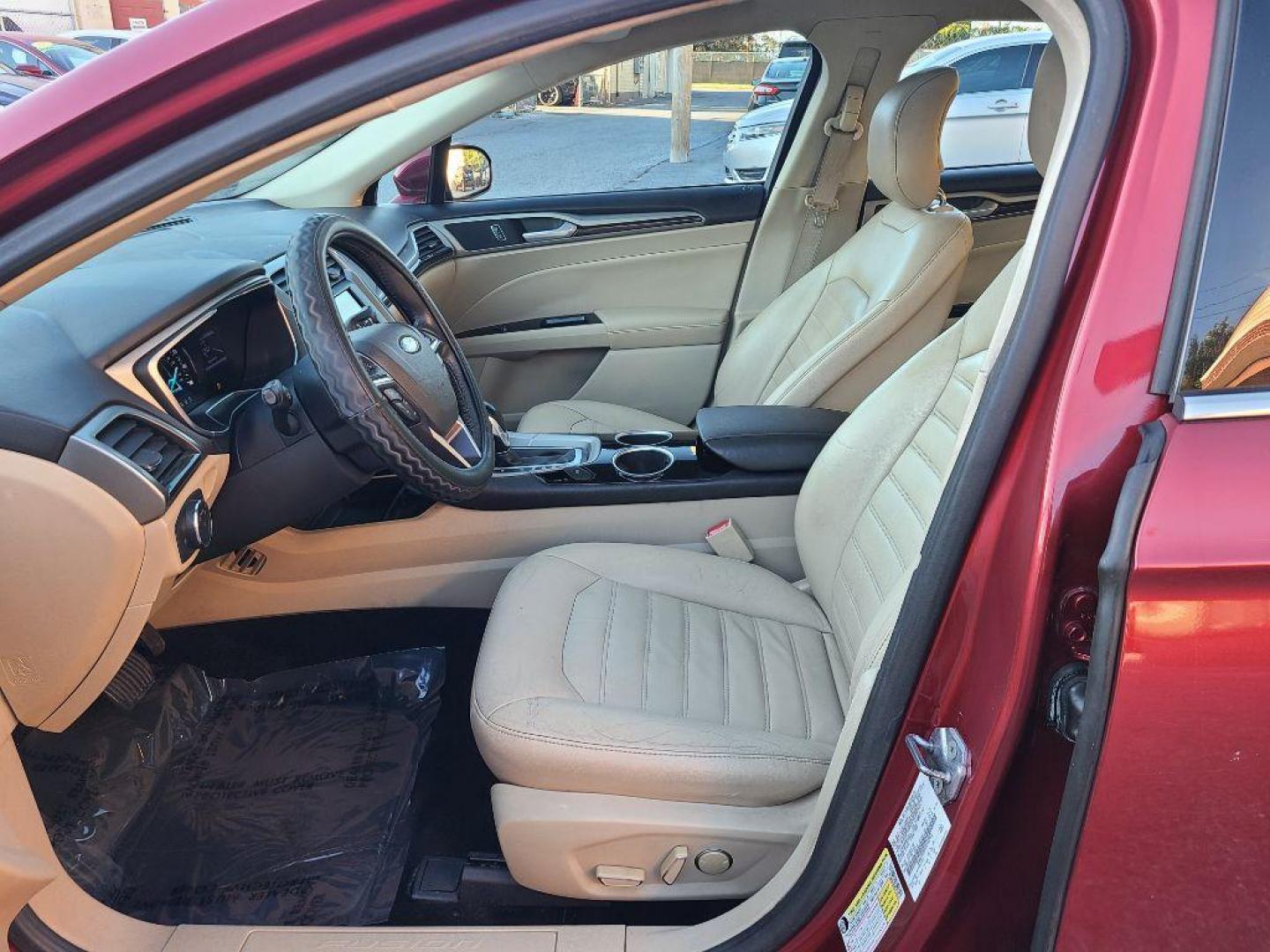 2013 RED FORD FUSION SE (3FA6P0HR0DR) with an 1.6L engine, Automatic transmission, located at 117 North Cameron Street, Harrisburg, PA, 17101, (717) 963-8962, 40.267021, -76.875351 - WE FINANCE!!! Good Credit/ Bad Credit/ No Credit - ALL Trade-Ins Welcomed!!! ***Guaranteed Credit Approval*** APPLY ONLINE or CALL us TODAY ;) Please call us to discuss your cash and financing options. - Photo#25