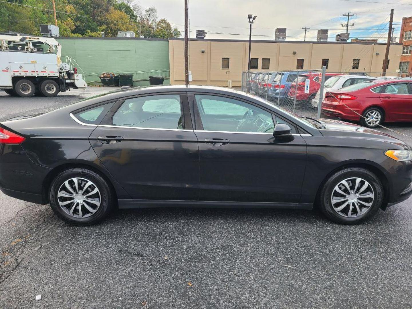 2013 BLACK FORD FUSION S (3FA6P0G74DR) with an 2.5L engine, Automatic transmission, located at 117 North Cameron Street, Harrisburg, PA, 17101, (717) 963-8962, 40.267021, -76.875351 - WE FINANCE!!! Good Credit/ Bad Credit/ No Credit - ALL Trade-Ins Welcomed!!! ***Guaranteed Credit Approval*** APPLY ONLINE or CALL us TODAY ;) Please call us to discuss your cash and financing options. - Photo#5