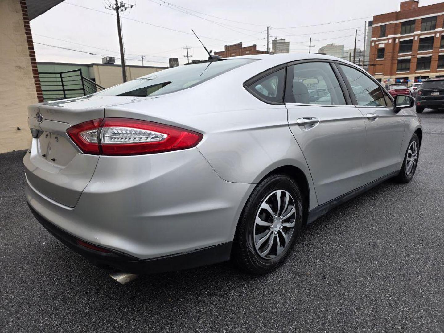 2013 SILVER FORD FUSION S (3FA6P0G72DR) with an 2.5L engine, Automatic transmission, located at 117 North Cameron Street, Harrisburg, PA, 17101, (717) 963-8962, 40.267021, -76.875351 - WE FINANCE!!! Good Credit/ Challenged Credit/ No Credit - ALL Trade-Ins Welcomed!!! APPLY ONLINE or CALL us TODAY ;) Please call us to discuss your cash and/or financing options. - Photo#4