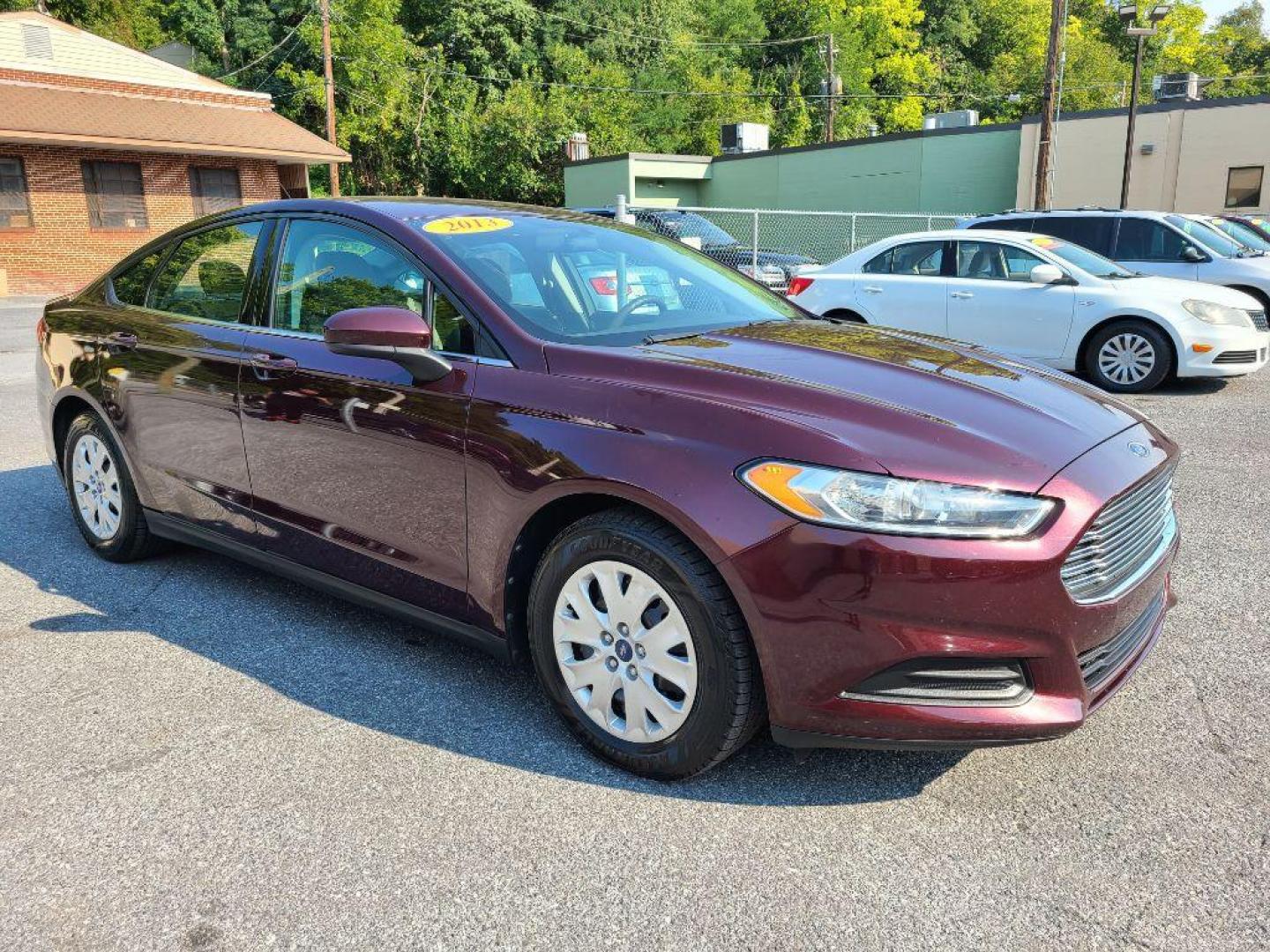 2013 MAROON FORD FUSION S (3FA6P0G76DR) with an 2.5L engine, Automatic transmission, located at 117 North Cameron Street, Harrisburg, PA, 17101, (717) 963-8962, 40.267021, -76.875351 - WE FINANCE!!! Good Credit/ Bad Credit/ No Credit - ALL Trade-Ins Welcomed!!! ***Guaranteed Credit Approval*** APPLY ONLINE or CALL us TODAY ;) Internet Prices and Marketplace Prices are SPECIAL discounted ***CASH DEALS*** Retail Prices are higher. Please call us to discuss your cash and finan - Photo#6
