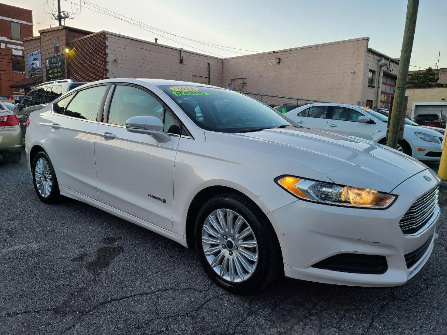 2013 WHITE FORD FUSION SE HYBRID (3FA6P0LUXDR) with an 2.0L engine, Continuously Variable transmission, located at 7981 Paxton Street, Harrisburg, PA, 17111, (717) 561-2926, 40.261490, -76.749229 - Photo#6