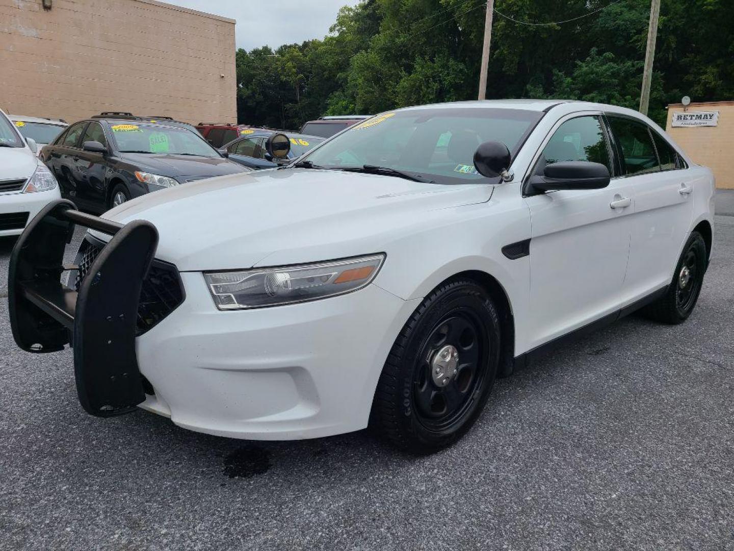 2013 WHITE FORD TAURUS POLICE INTERCEPTOR (1FAHP2MK8DG) with an 3.7L engine, Automatic transmission, located at 117 North Cameron Street, Harrisburg, PA, 17101, (717) 963-8962, 40.267021, -76.875351 - WE FINANCE!!! Good Credit/ Bad Credit/ No Credit - ALL Trade-Ins Welcomed!!! ***Guaranteed Credit Approval*** APPLY ONLINE or CALL us TODAY ;) Internet Prices and Marketplace Prices are SPECIAL discounted ***CASH DEALS*** Retail Prices are higher. Please call us to discuss your cash and finan - Photo#0