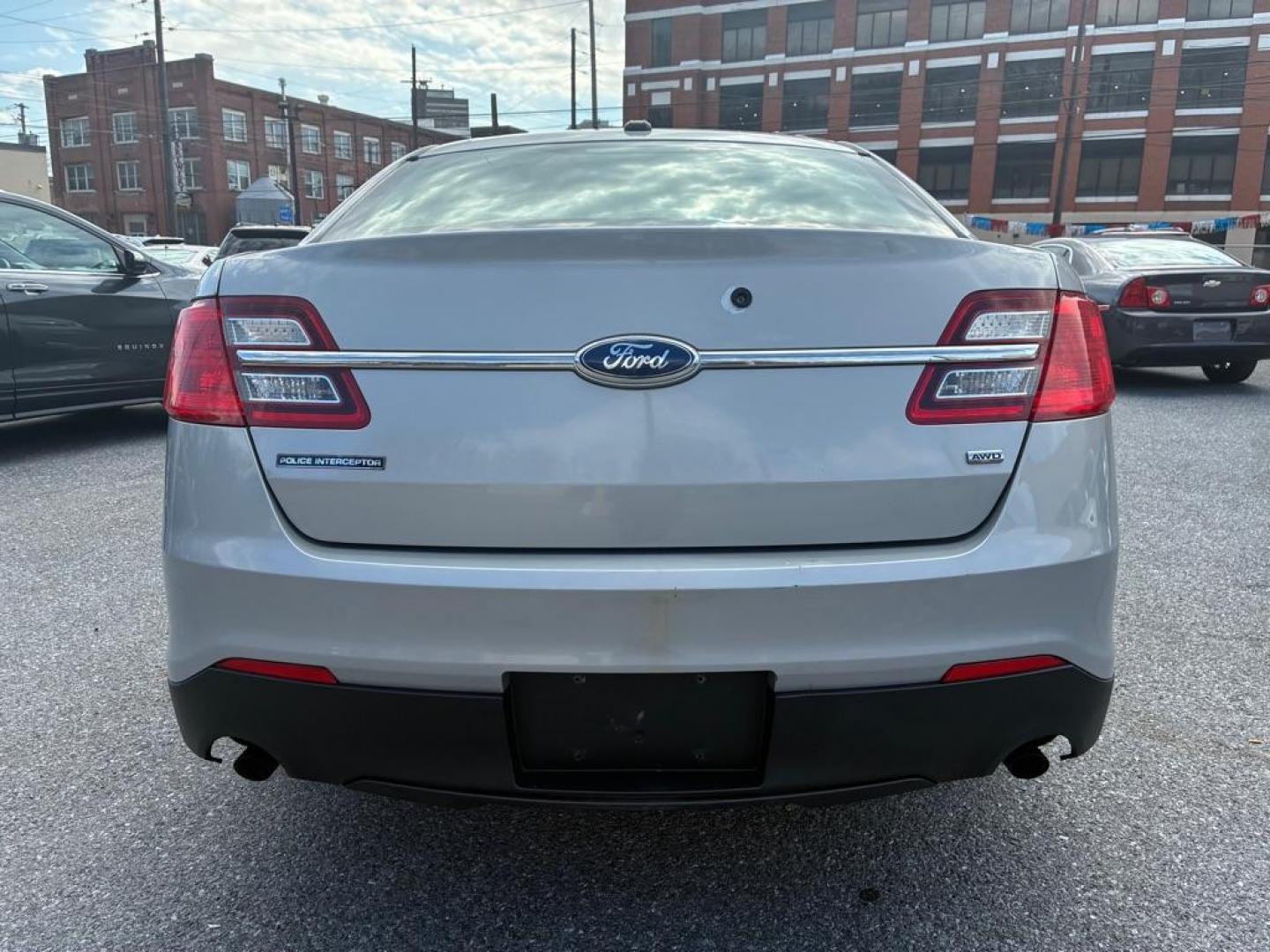 2013 SILVER FORD TAURUS POLICE INTERCEPTOR (1FAHP2MK3DG) with an 3.7L engine, Automatic transmission, located at 117 North Cameron Street, Harrisburg, PA, 17101, (717) 963-8962, 40.267021, -76.875351 - Photo#3
