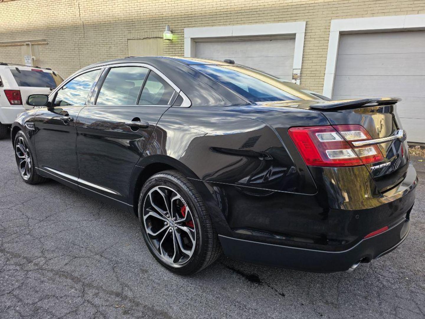 2013 BLACK FORD TAURUS SHO (1FAHP2KT5DG) with an 3.5L engine, Automatic transmission, located at 117 North Cameron Street, Harrisburg, PA, 17101, (717) 963-8962, 40.267021, -76.875351 - WE FINANCE!!! Good Credit/ Bad Credit/ No Credit - ALL Trade-Ins Welcomed!!! ***Guaranteed Credit Approval*** APPLY ONLINE or CALL us TODAY ;) Please call us to discuss your cash and financing options. - Photo#1
