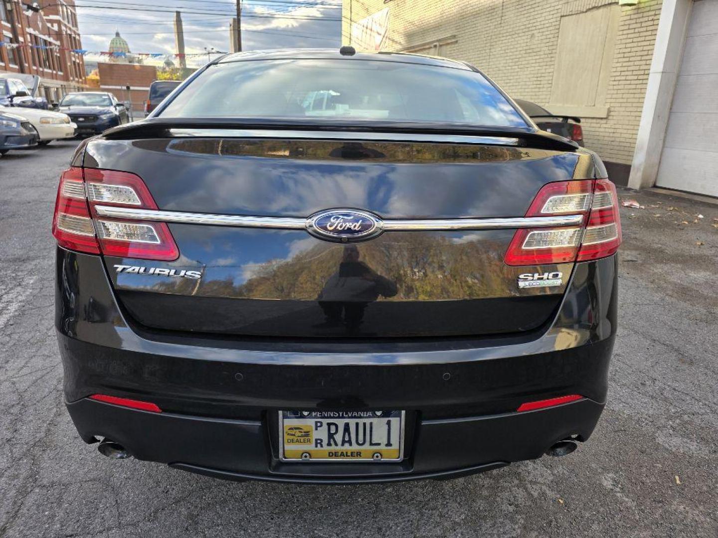 2013 BLACK FORD TAURUS SHO (1FAHP2KT5DG) with an 3.5L engine, Automatic transmission, located at 117 North Cameron Street, Harrisburg, PA, 17101, (717) 963-8962, 40.267021, -76.875351 - WE FINANCE!!! Good Credit/ Bad Credit/ No Credit - ALL Trade-Ins Welcomed!!! ***Guaranteed Credit Approval*** APPLY ONLINE or CALL us TODAY ;) Please call us to discuss your cash and financing options. - Photo#3