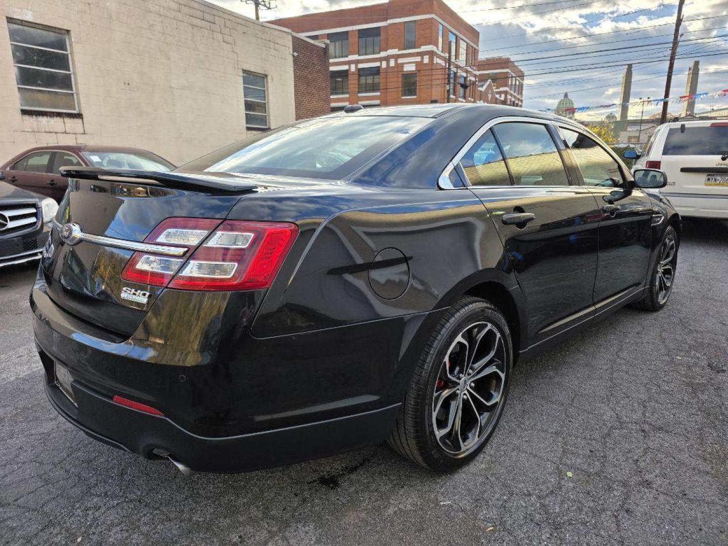 2013 BLACK FORD TAURUS SHO (1FAHP2KT5DG) with an 3.5L engine, Automatic transmission, located at 117 North Cameron Street, Harrisburg, PA, 17101, (717) 963-8962, 40.267021, -76.875351 - WE FINANCE!!! Good Credit/ Bad Credit/ No Credit - ALL Trade-Ins Welcomed!!! ***Guaranteed Credit Approval*** APPLY ONLINE or CALL us TODAY ;) Please call us to discuss your cash and financing options. - Photo#4