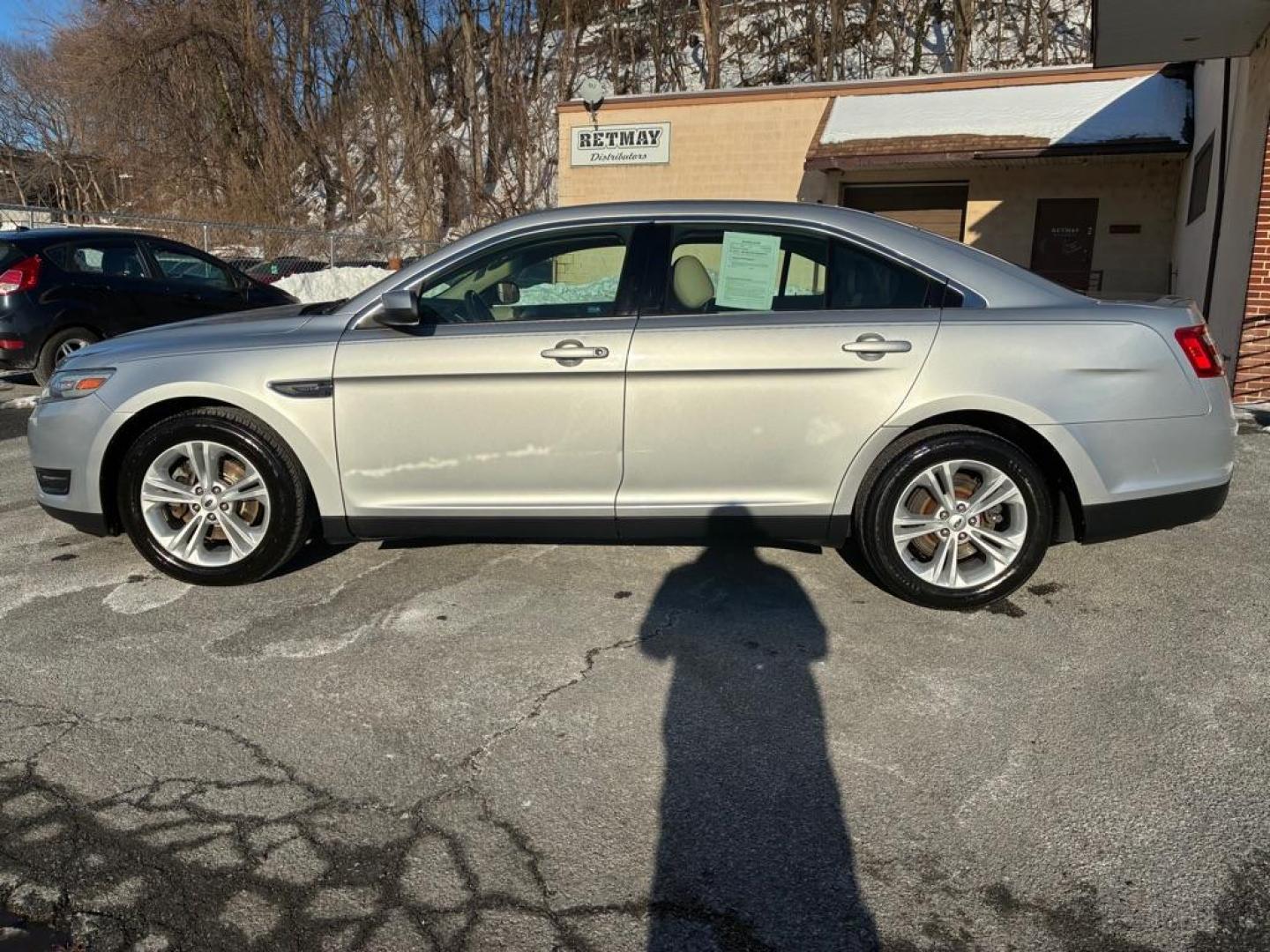 2013 SILVER FORD TAURUS SEL (1FAHP2E85DG) with an 3.5L engine, Automatic transmission, located at 117 North Cameron Street, Harrisburg, PA, 17101, (717) 963-8962, 40.267021, -76.875351 - WE FINANCE!!! Good Credit/ Challenged Credit/ No Credit - ALL Trade-Ins Welcomed!!! APPLY ONLINE or CALL us TODAY ;) Please call us to discuss your cash and/or financing options. - Photo#1