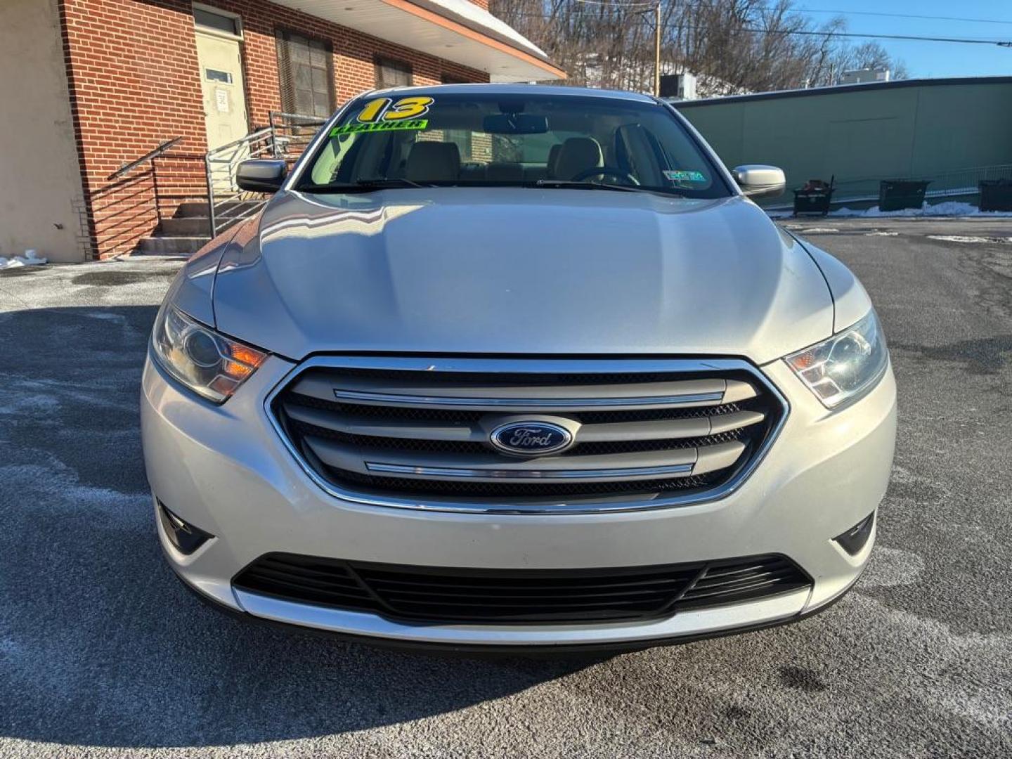 2013 SILVER FORD TAURUS SEL (1FAHP2E85DG) with an 3.5L engine, Automatic transmission, located at 117 North Cameron Street, Harrisburg, PA, 17101, (717) 963-8962, 40.267021, -76.875351 - WE FINANCE!!! Good Credit/ Challenged Credit/ No Credit - ALL Trade-Ins Welcomed!!! APPLY ONLINE or CALL us TODAY ;) Please call us to discuss your cash and/or financing options. - Photo#6