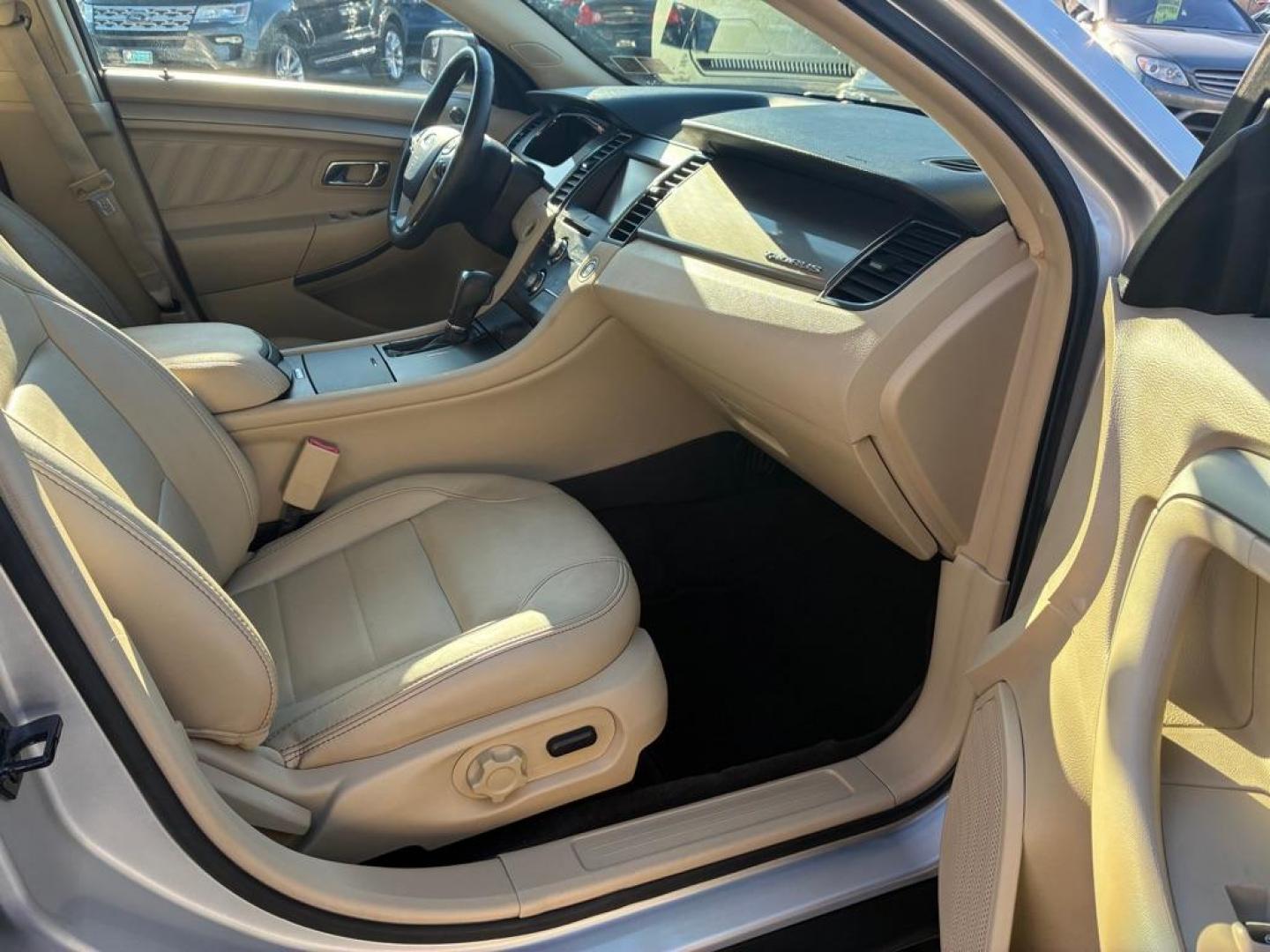 2013 SILVER FORD TAURUS SEL (1FAHP2E85DG) with an 3.5L engine, Automatic transmission, located at 117 North Cameron Street, Harrisburg, PA, 17101, (717) 963-8962, 40.267021, -76.875351 - WE FINANCE!!! Good Credit/ Challenged Credit/ No Credit - ALL Trade-Ins Welcomed!!! APPLY ONLINE or CALL us TODAY ;) Please call us to discuss your cash and/or financing options. - Photo#7