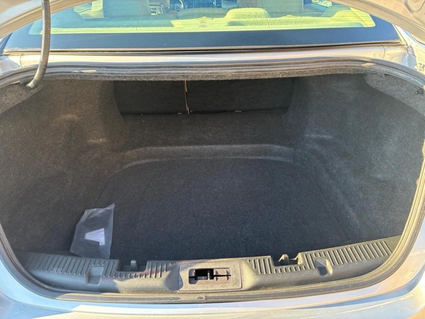 2013 SILVER FORD TAURUS SEL (1FAHP2E85DG) with an 3.5L engine, Automatic transmission, located at 117 North Cameron Street, Harrisburg, PA, 17101, (717) 963-8962, 40.267021, -76.875351 - WE FINANCE!!! Good Credit/ Challenged Credit/ No Credit - ALL Trade-Ins Welcomed!!! APPLY ONLINE or CALL us TODAY ;) Please call us to discuss your cash and/or financing options. - Photo#9