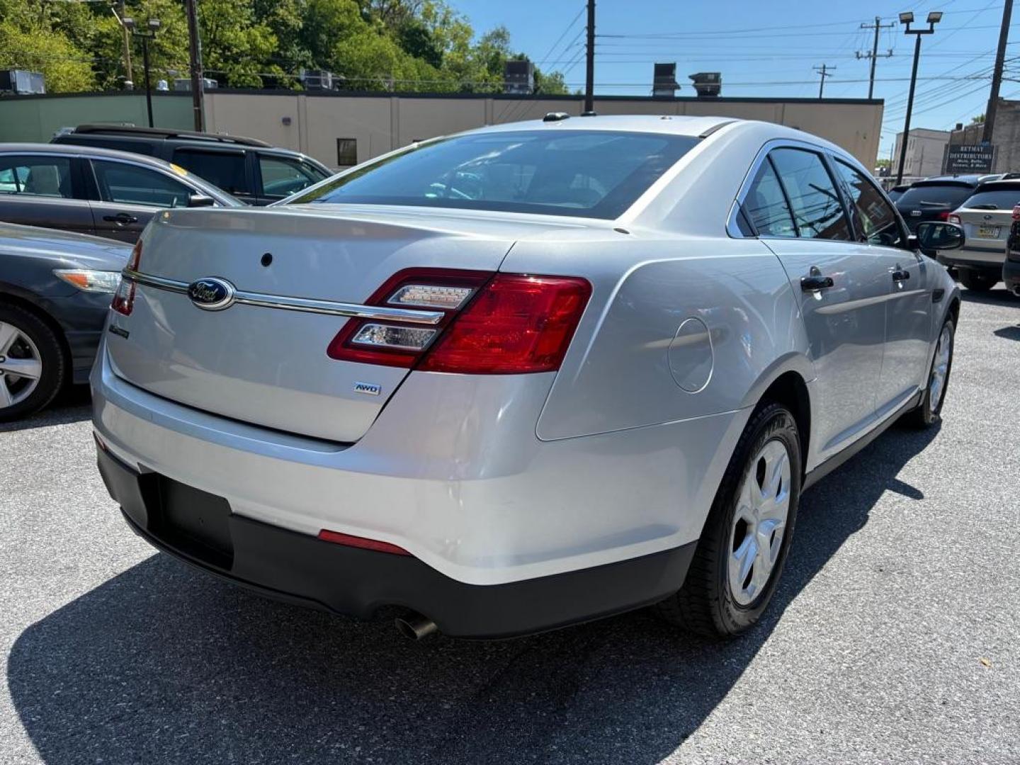 2013 SILVER FORD TAURUS POLICE INTERCEPTOR (1FAHP2M81DG) with an 3.5L engine, Automatic transmission, located at 117 North Cameron Street, Harrisburg, PA, 17101, (717) 963-8962, 40.267021, -76.875351 - WE FINANCE!!! MOST vehicles are available for financing. Good Credit/ Challenged Credit/ No Credit - ALL Trade-Ins Welcomed!!! APPLY ONLINE or CALL us TODAY Please call us to discuss your cash and/or financing options. Thanks for cheching our inventory! We're here to help. - Photo#4
