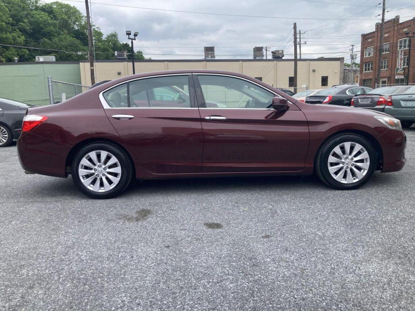 2013 BURG HONDA ACCORD EX (1HGCR2F75DA) with an 2.4L engine, Continuously Variable transmission, located at 117 North Cameron Street, Harrisburg, PA, 17101, (717) 963-8962, 40.267021, -76.875351 - WE FINANCE!!! Good Credit/ Bad Credit/ No Credit - ALL Trade-Ins Welcomed!!! ***Guaranteed Credit Approval*** APPLY ONLINE or CALL us TODAY ;) Internet Prices and Marketplace Prices are SPECIAL discounted ***CASH DEALS*** Retail Prices are higher. Please call us to discuss your cash and finan - Photo#5