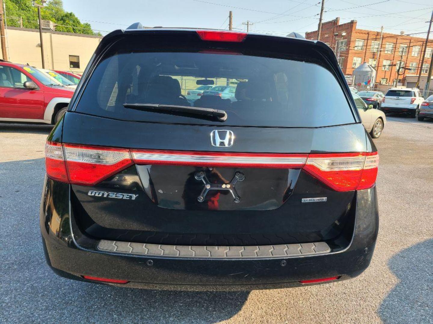 2013 BLACK HONDA ODYSSEY TOURING (5FNRL5H93DB) with an 3.5L engine, Automatic transmission, located at 117 North Cameron Street, Harrisburg, PA, 17101, (717) 963-8962, 40.267021, -76.875351 - Photo#2