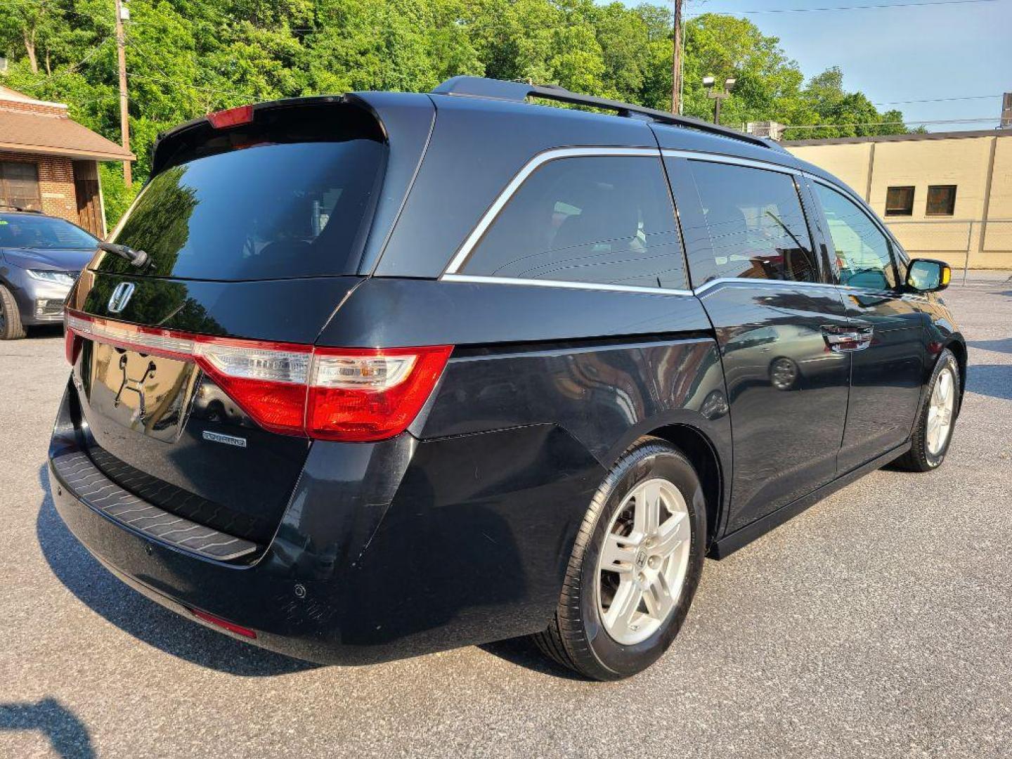 2013 BLACK HONDA ODYSSEY TOURING (5FNRL5H93DB) with an 3.5L engine, Automatic transmission, located at 117 North Cameron Street, Harrisburg, PA, 17101, (717) 963-8962, 40.267021, -76.875351 - Photo#3