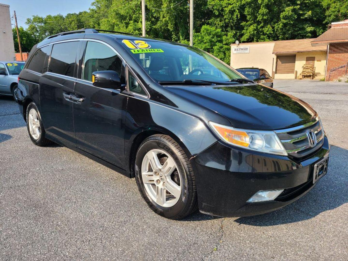 2013 BLACK HONDA ODYSSEY TOURING (5FNRL5H93DB) with an 3.5L engine, Automatic transmission, located at 117 North Cameron Street, Harrisburg, PA, 17101, (717) 963-8962, 40.267021, -76.875351 - Photo#5