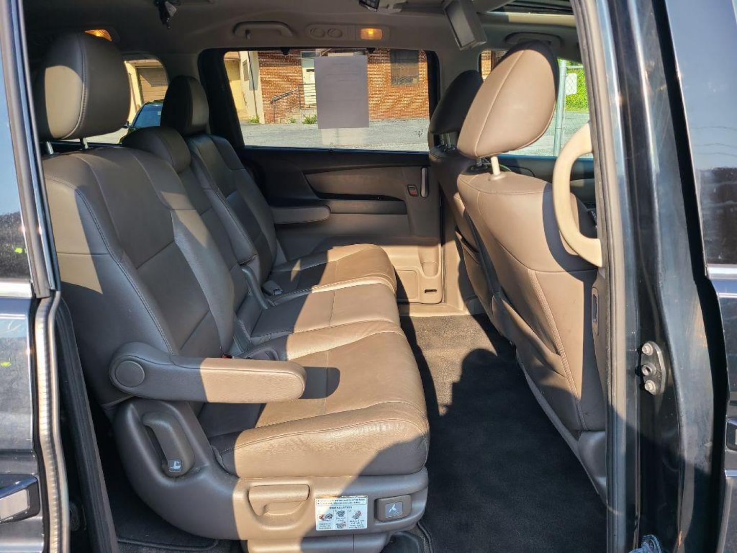 2013 BLACK HONDA ODYSSEY TOURING (5FNRL5H93DB) with an 3.5L engine, Automatic transmission, located at 117 North Cameron Street, Harrisburg, PA, 17101, (717) 963-8962, 40.267021, -76.875351 - Photo#9