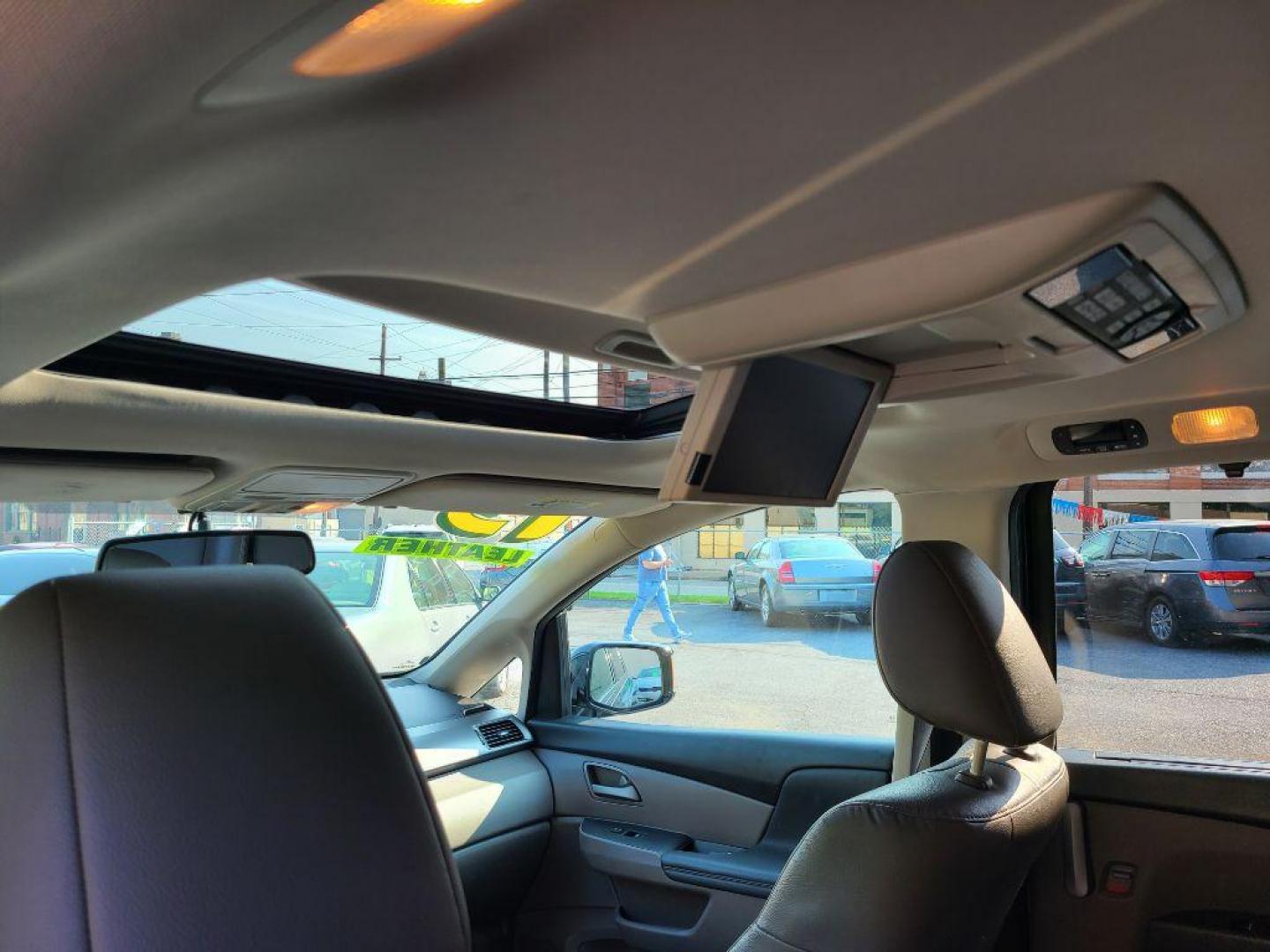 2013 BLACK HONDA ODYSSEY TOURING (5FNRL5H93DB) with an 3.5L engine, Automatic transmission, located at 117 North Cameron Street, Harrisburg, PA, 17101, (717) 963-8962, 40.267021, -76.875351 - Photo#14