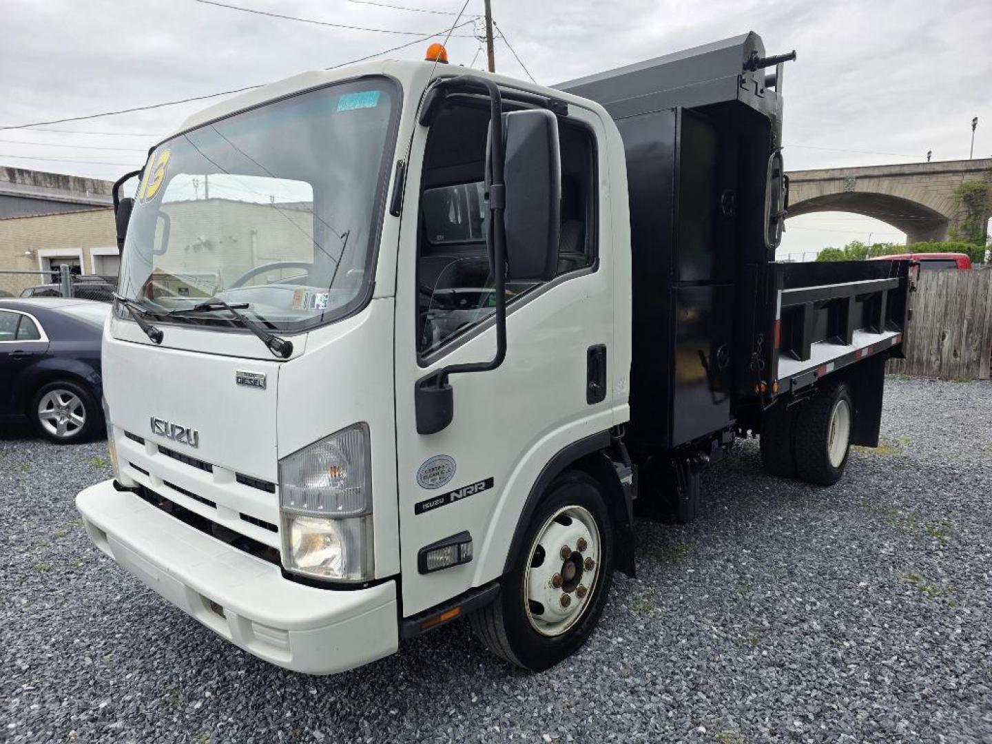 2013 WHITE ISUZU NRR DSL REG WHITE CAB IBT AIR PWL (JALE5W160D7) with an 5.2L engine, Automatic transmission, located at 117 North Cameron Street, Harrisburg, PA, 17101, (717) 963-8962, 40.267021, -76.875351 - WE FINANCE!!! Good Credit/ Challenged Credit/ No Credit - ALL Trade-Ins Welcomed!!! APPLY ONLINE or CALL us TODAY ;) Please call us to discuss your cash and/or financing options. - Photo#0