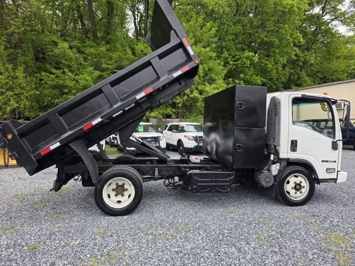 2013 WHITE ISUZU NRR DSL REG WHITE CAB IBT AIR PWL (JALE5W160D7) with an 5.2L engine, Automatic transmission, located at 117 North Cameron Street, Harrisburg, PA, 17101, (717) 963-8962, 40.267021, -76.875351 - WE FINANCE!!! Good Credit/ Challenged Credit/ No Credit - ALL Trade-Ins Welcomed!!! APPLY ONLINE or CALL us TODAY ;) Please call us to discuss your cash and/or financing options. - Photo#1