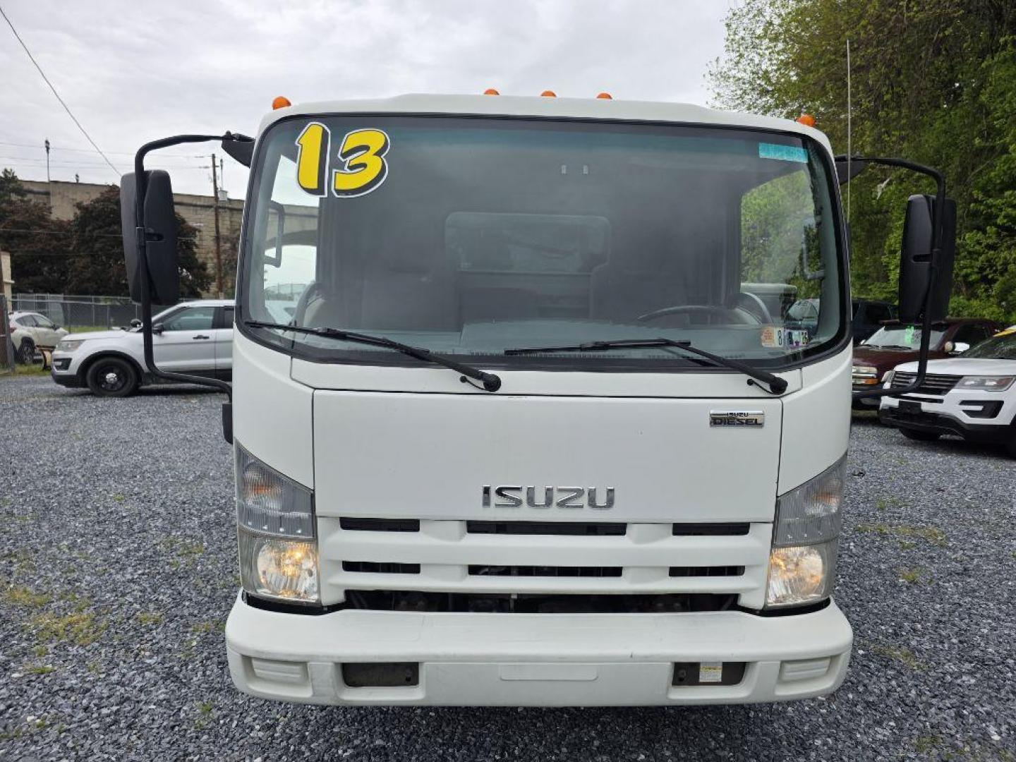 2013 WHITE ISUZU NRR DSL REG WHITE CAB IBT AIR PWL (JALE5W160D7) with an 5.2L engine, Automatic transmission, located at 117 North Cameron Street, Harrisburg, PA, 17101, (717) 963-8962, 40.267021, -76.875351 - WE FINANCE!!! Good Credit/ Challenged Credit/ No Credit - ALL Trade-Ins Welcomed!!! APPLY ONLINE or CALL us TODAY ;) Please call us to discuss your cash and/or financing options. - Photo#10