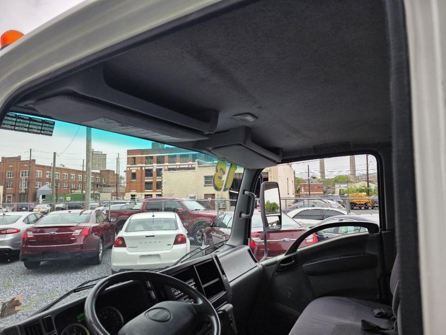 2013 WHITE ISUZU NRR DSL REG WHITE CAB IBT AIR PWL (JALE5W160D7) with an 5.2L engine, Automatic transmission, located at 117 North Cameron Street, Harrisburg, PA, 17101, (717) 963-8962, 40.267021, -76.875351 - WE FINANCE!!! Good Credit/ Challenged Credit/ No Credit - ALL Trade-Ins Welcomed!!! APPLY ONLINE or CALL us TODAY ;) Please call us to discuss your cash and/or financing options. - Photo#14