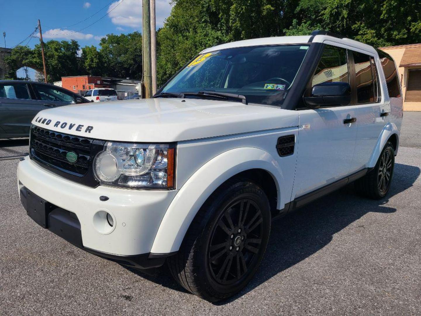 2013 WHITE LAND ROVER LR4 HSE (SALAG2D49DA) with an 5.0L engine, Automatic transmission, located at 117 North Cameron Street, Harrisburg, PA, 17101, (717) 963-8962, 40.267021, -76.875351 - WE FINANCE!!! Good Credit/ Bad Credit/ No Credit - ALL Trade-Ins Welcomed!!! ***Guaranteed Credit Approval*** APPLY ONLINE or CALL us TODAY ;) Internet Prices and Marketplace Prices are SPECIAL discounted ***CASH DEALS*** Retail Prices are higher. Please call us to discuss your cash and finan - Photo#0