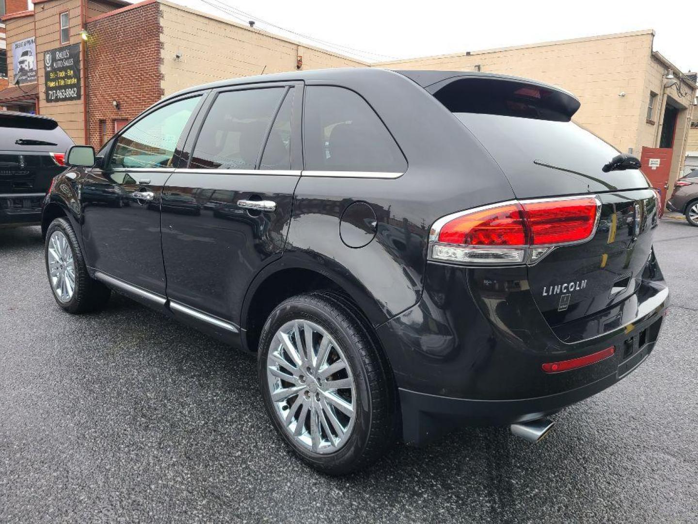 2013 BLACK LINCOLN MKX AWD (2LMDJ8JK4DB) with an 3.7L engine, Automatic transmission, located at 117 North Cameron Street, Harrisburg, PA, 17101, (717) 963-8962, 40.267021, -76.875351 - WE FINANCE!!! Good Credit/ Bad Credit/ No Credit - ALL Trade-Ins Welcomed!!! ***Guaranteed Credit Approval*** APPLY ONLINE or CALL us TODAY ;) Internet Prices and Marketplace Prices are SPECIAL discounted ***CASH DEALS*** Retail Prices are higher. Please call us to discuss your cash and finan - Photo#4