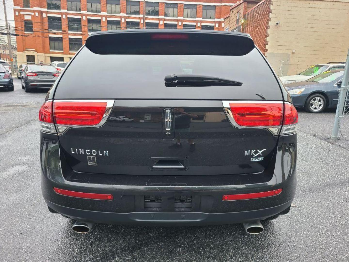 2013 BLACK LINCOLN MKX AWD (2LMDJ8JK4DB) with an 3.7L engine, Automatic transmission, located at 117 North Cameron Street, Harrisburg, PA, 17101, (717) 963-8962, 40.267021, -76.875351 - WE FINANCE!!! Good Credit/ Bad Credit/ No Credit - ALL Trade-Ins Welcomed!!! ***Guaranteed Credit Approval*** APPLY ONLINE or CALL us TODAY ;) Internet Prices and Marketplace Prices are SPECIAL discounted ***CASH DEALS*** Retail Prices are higher. Please call us to discuss your cash and finan - Photo#7