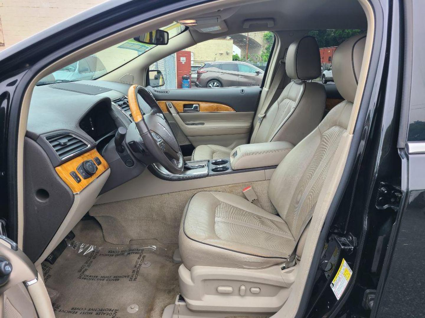 2013 BLACK LINCOLN MKX AWD (2LMDJ8JK4DB) with an 3.7L engine, Automatic transmission, located at 117 North Cameron Street, Harrisburg, PA, 17101, (717) 963-8962, 40.267021, -76.875351 - WE FINANCE!!! Good Credit/ Bad Credit/ No Credit - ALL Trade-Ins Welcomed!!! ***Guaranteed Credit Approval*** APPLY ONLINE or CALL us TODAY ;) Internet Prices and Marketplace Prices are SPECIAL discounted ***CASH DEALS*** Retail Prices are higher. Please call us to discuss your cash and finan - Photo#12