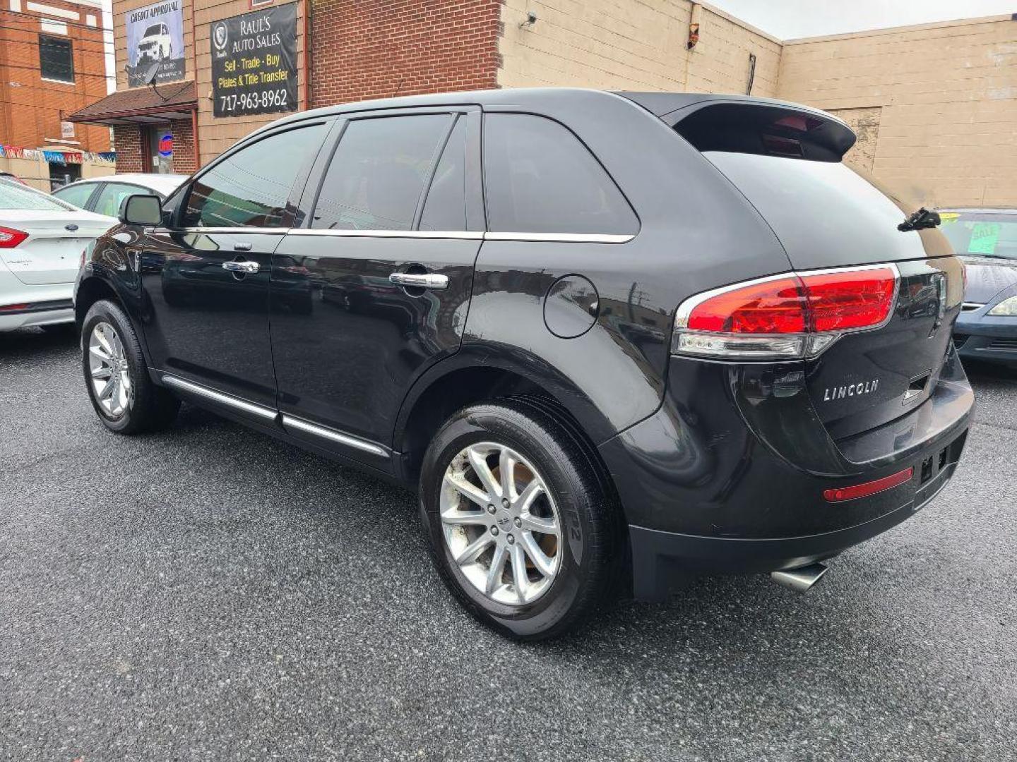 2013 BLACK LINCOLN MKX AWD (2LMDJ8JK2DB) with an 3.7L engine, Automatic transmission, located at 117 North Cameron Street, Harrisburg, PA, 17101, (717) 963-8962, 40.267021, -76.875351 - WE FINANCE!!! Good Credit/ Bad Credit/ No Credit - ALL Trade-Ins Welcomed!!! ***Guaranteed Credit Approval*** APPLY ONLINE or CALL us TODAY ;) Internet Prices and Marketplace Prices are SPECIAL discounted ***CASH DEALS*** Retail Prices are higher. Please call us to discuss your cash and finan - Photo#4