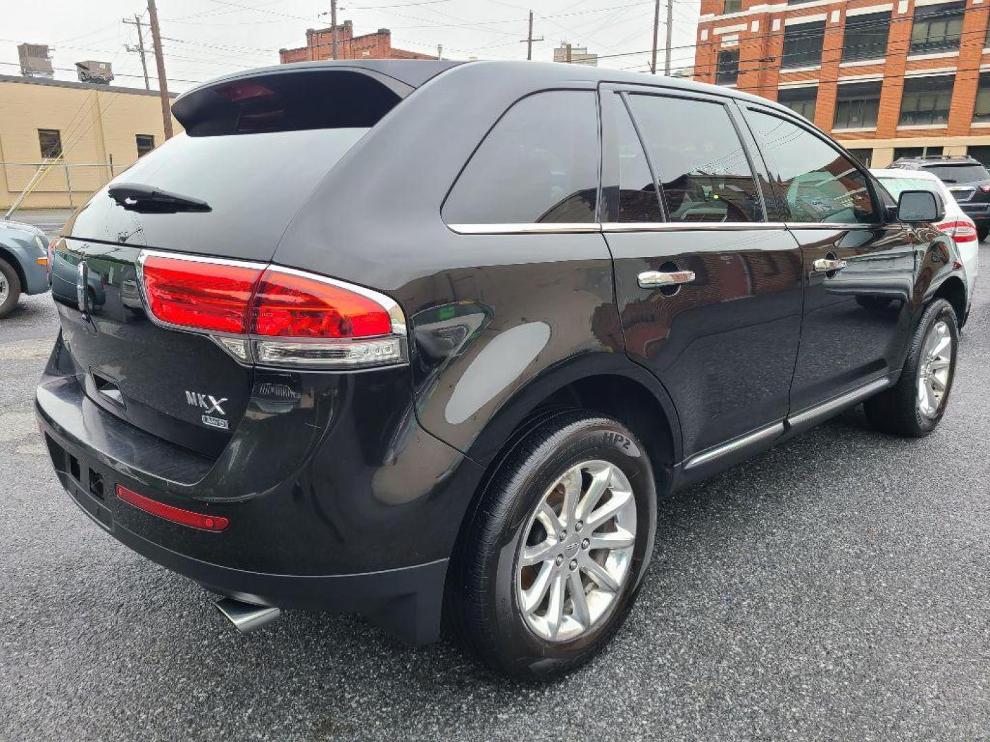 2013 BLACK LINCOLN MKX AWD (2LMDJ8JK2DB) with an 3.7L engine, Automatic transmission, located at 117 North Cameron Street, Harrisburg, PA, 17101, (717) 963-8962, 40.267021, -76.875351 - WE FINANCE!!! Good Credit/ Bad Credit/ No Credit - ALL Trade-Ins Welcomed!!! ***Guaranteed Credit Approval*** APPLY ONLINE or CALL us TODAY ;) Internet Prices and Marketplace Prices are SPECIAL discounted ***CASH DEALS*** Retail Prices are higher. Please call us to discuss your cash and finan - Photo#6