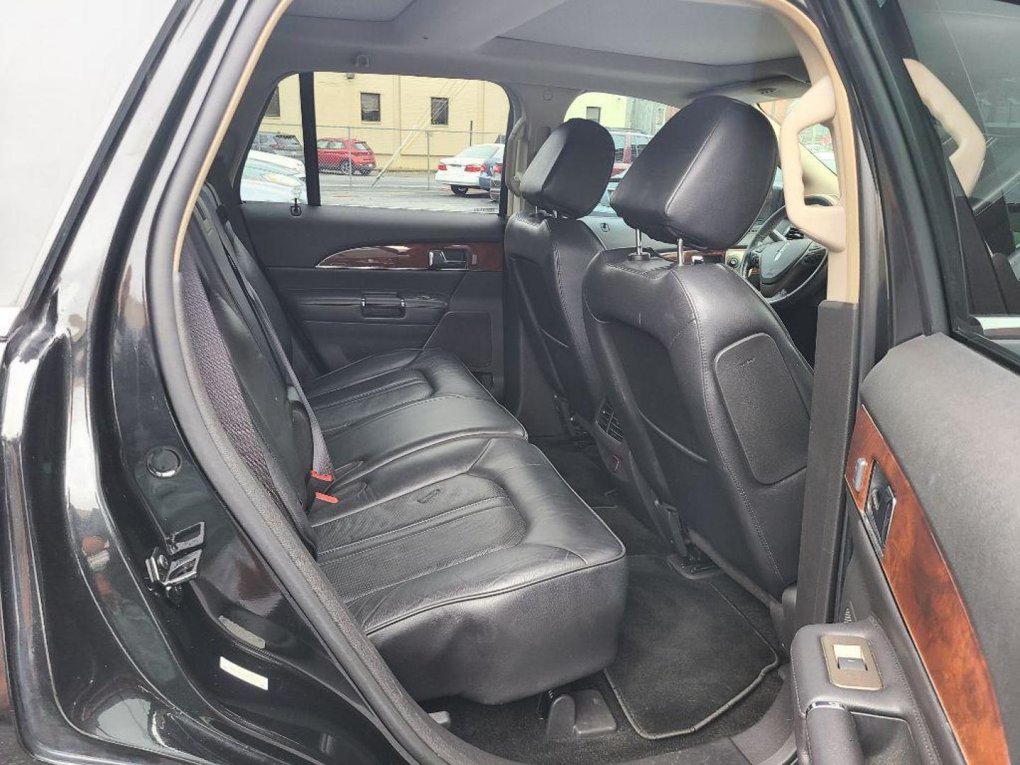 2013 BLACK LINCOLN MKX AWD (2LMDJ8JK2DB) with an 3.7L engine, Automatic transmission, located at 117 North Cameron Street, Harrisburg, PA, 17101, (717) 963-8962, 40.267021, -76.875351 - WE FINANCE!!! Good Credit/ Bad Credit/ No Credit - ALL Trade-Ins Welcomed!!! ***Guaranteed Credit Approval*** APPLY ONLINE or CALL us TODAY ;) Internet Prices and Marketplace Prices are SPECIAL discounted ***CASH DEALS*** Retail Prices are higher. Please call us to discuss your cash and finan - Photo#10