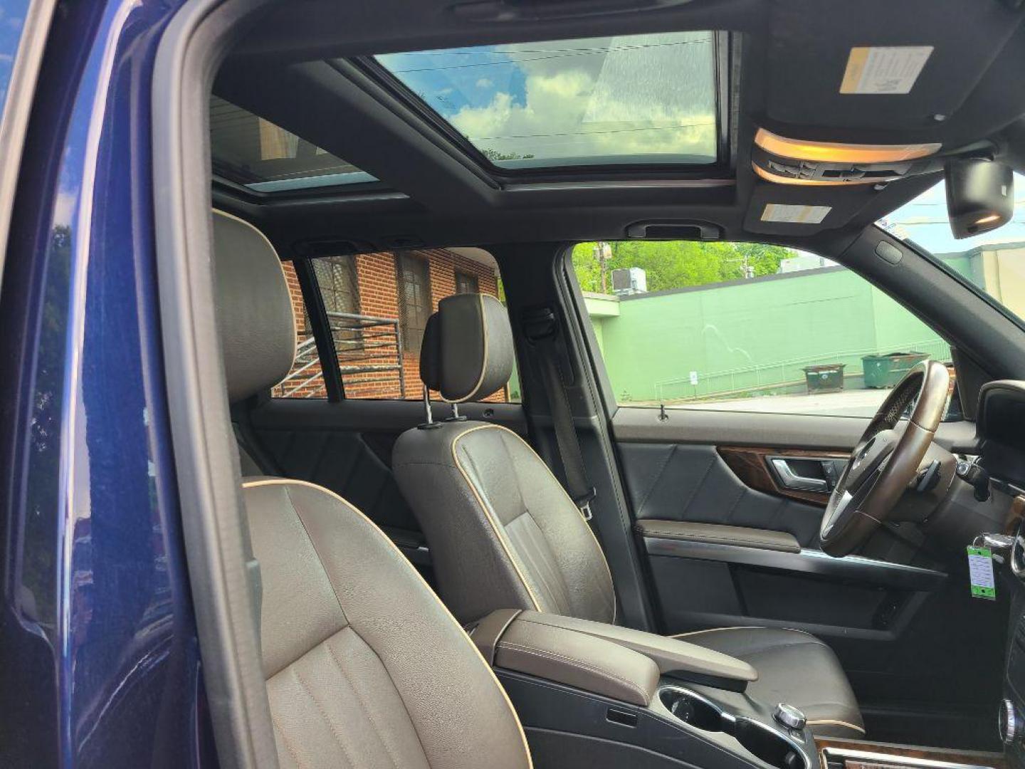 2013 BLUE MERCEDES-BENZ GLK 350 4MATIC (WDCGG8JB8DG) with an 3.5L engine, Automatic transmission, located at 7981 Paxton Street, Harrisburg, PA, 17111, (717) 561-2926, 40.261490, -76.749229 - WE FINANCE!!! Good Credit/ Bad Credit/ No Credit - ALL Trade-Ins Welcomed!!! ***Guaranteed Credit Approval*** APPLY ONLINE or CALL us TODAY ;) Internet Prices and Marketplace Prices are SPECIAL discounted ***CASH DEALS*** Retail Prices are higher. Please call us to discuss your cash and finan - Photo#8