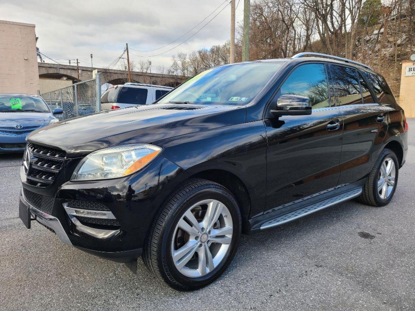 2013 BLACK MERCEDES-BENZ ML 350 4MATIC (4JGDA5HB0DA) with an 3.5L engine, Automatic transmission, located at 117 North Cameron Street, Harrisburg, PA, 17101, (717) 963-8962, 40.267021, -76.875351 - WE FINANCE!!! Good Credit/ Bad Credit/ No Credit - ALL Trade-Ins Welcomed!!! ***Guaranteed Credit Approval*** APPLY ONLINE or CALL us TODAY ;) Internet Prices and Marketplace Prices are SPECIAL discounted ***CASH DEALS*** Retail Prices are higher. Please call us to discuss your cash and finan - Photo#0