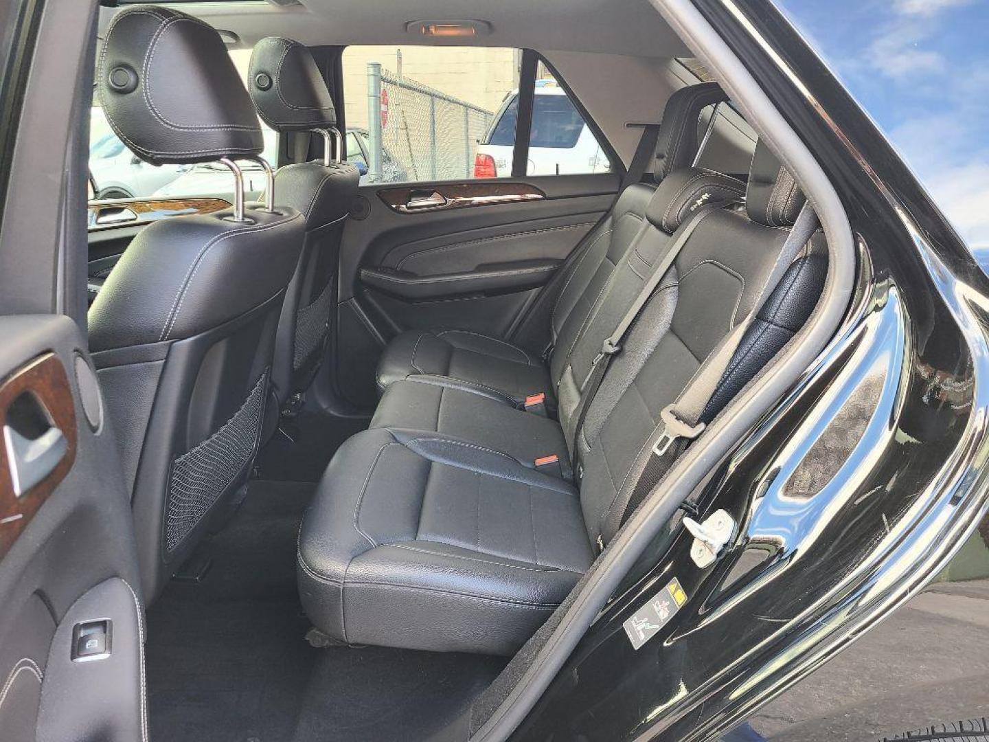 2013 BLACK MERCEDES-BENZ ML 350 4MATIC (4JGDA5HB0DA) with an 3.5L engine, Automatic transmission, located at 117 North Cameron Street, Harrisburg, PA, 17101, (717) 963-8962, 40.267021, -76.875351 - WE FINANCE!!! Good Credit/ Bad Credit/ No Credit - ALL Trade-Ins Welcomed!!! ***Guaranteed Credit Approval*** APPLY ONLINE or CALL us TODAY ;) Internet Prices and Marketplace Prices are SPECIAL discounted ***CASH DEALS*** Retail Prices are higher. Please call us to discuss your cash and finan - Photo#9