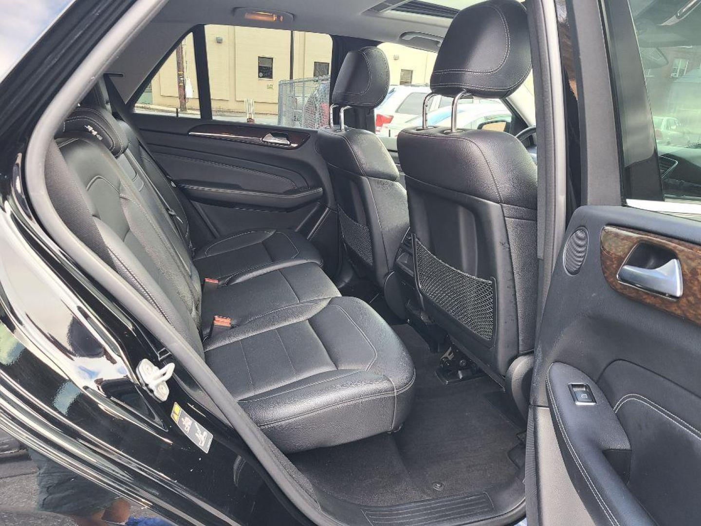 2013 BLACK MERCEDES-BENZ ML 350 4MATIC (4JGDA5HB0DA) with an 3.5L engine, Automatic transmission, located at 117 North Cameron Street, Harrisburg, PA, 17101, (717) 963-8962, 40.267021, -76.875351 - WE FINANCE!!! Good Credit/ Bad Credit/ No Credit - ALL Trade-Ins Welcomed!!! ***Guaranteed Credit Approval*** APPLY ONLINE or CALL us TODAY ;) Internet Prices and Marketplace Prices are SPECIAL discounted ***CASH DEALS*** Retail Prices are higher. Please call us to discuss your cash and finan - Photo#10