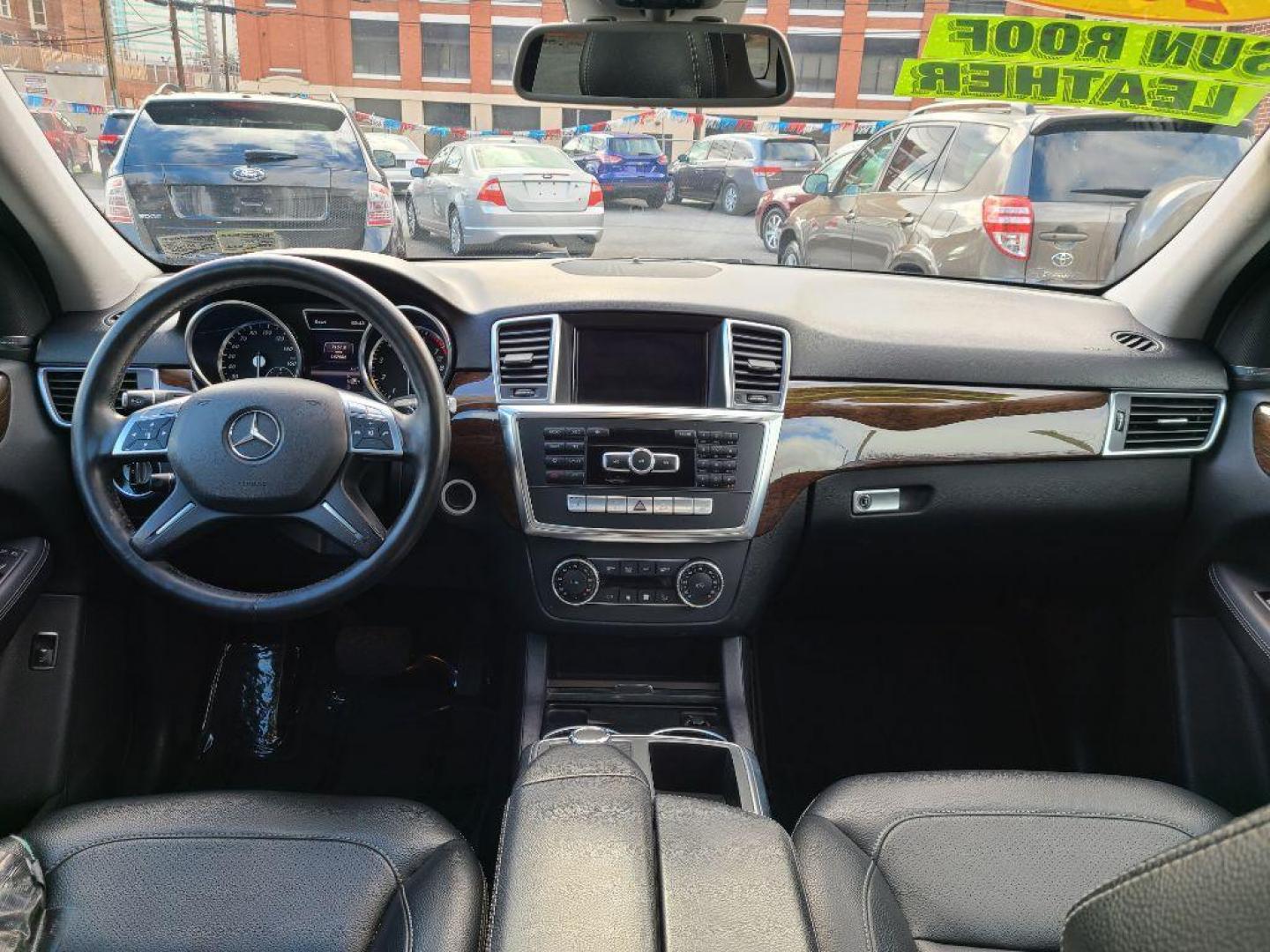 2013 BLACK MERCEDES-BENZ ML 350 4MATIC (4JGDA5HB0DA) with an 3.5L engine, Automatic transmission, located at 117 North Cameron Street, Harrisburg, PA, 17101, (717) 963-8962, 40.267021, -76.875351 - WE FINANCE!!! Good Credit/ Bad Credit/ No Credit - ALL Trade-Ins Welcomed!!! ***Guaranteed Credit Approval*** APPLY ONLINE or CALL us TODAY ;) Internet Prices and Marketplace Prices are SPECIAL discounted ***CASH DEALS*** Retail Prices are higher. Please call us to discuss your cash and finan - Photo#12