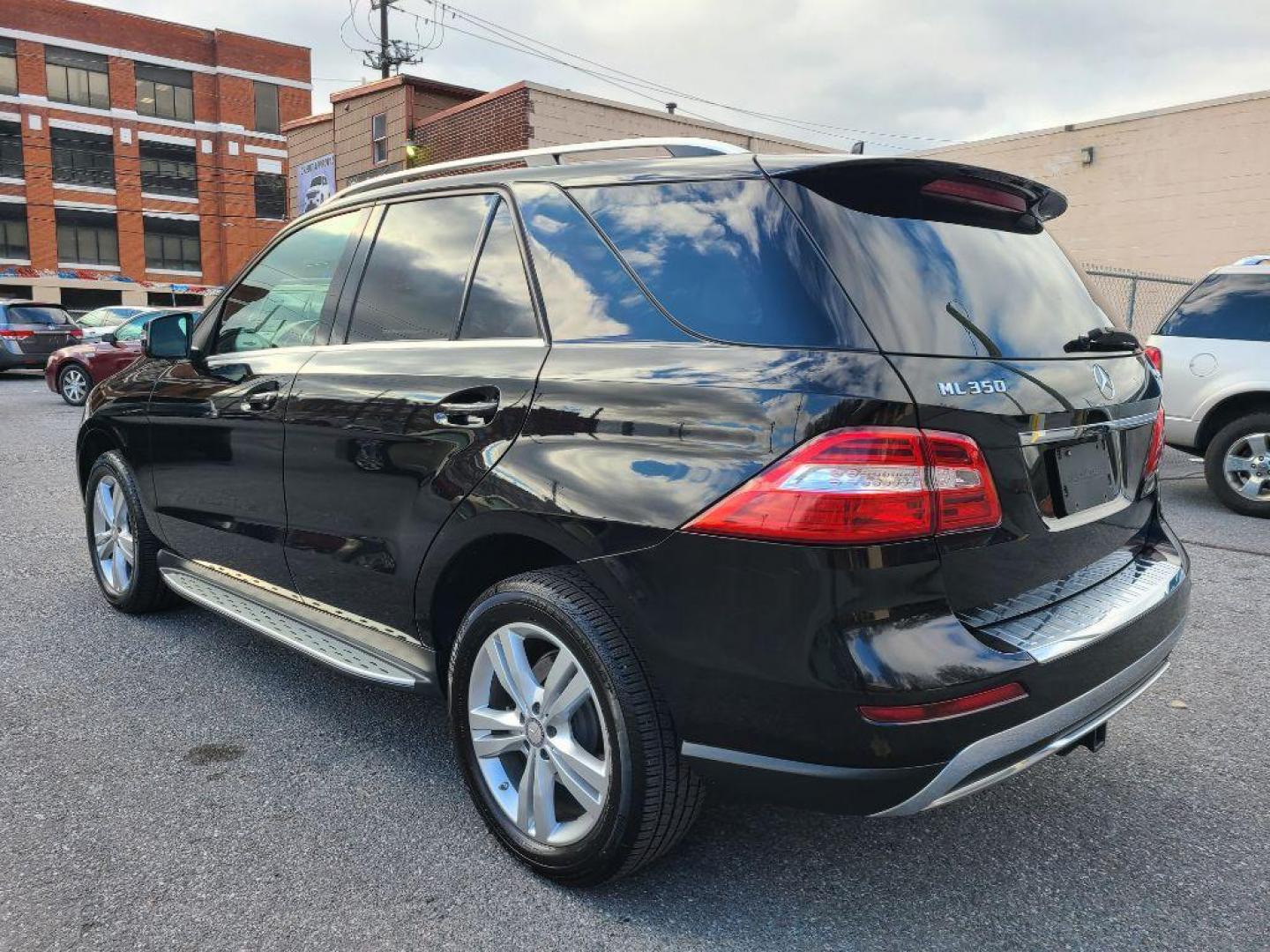 2013 BLACK MERCEDES-BENZ ML 350 4MATIC (4JGDA5HB0DA) with an 3.5L engine, Automatic transmission, located at 117 North Cameron Street, Harrisburg, PA, 17101, (717) 963-8962, 40.267021, -76.875351 - WE FINANCE!!! Good Credit/ Bad Credit/ No Credit - ALL Trade-Ins Welcomed!!! ***Guaranteed Credit Approval*** APPLY ONLINE or CALL us TODAY ;) Internet Prices and Marketplace Prices are SPECIAL discounted ***CASH DEALS*** Retail Prices are higher. Please call us to discuss your cash and finan - Photo#2