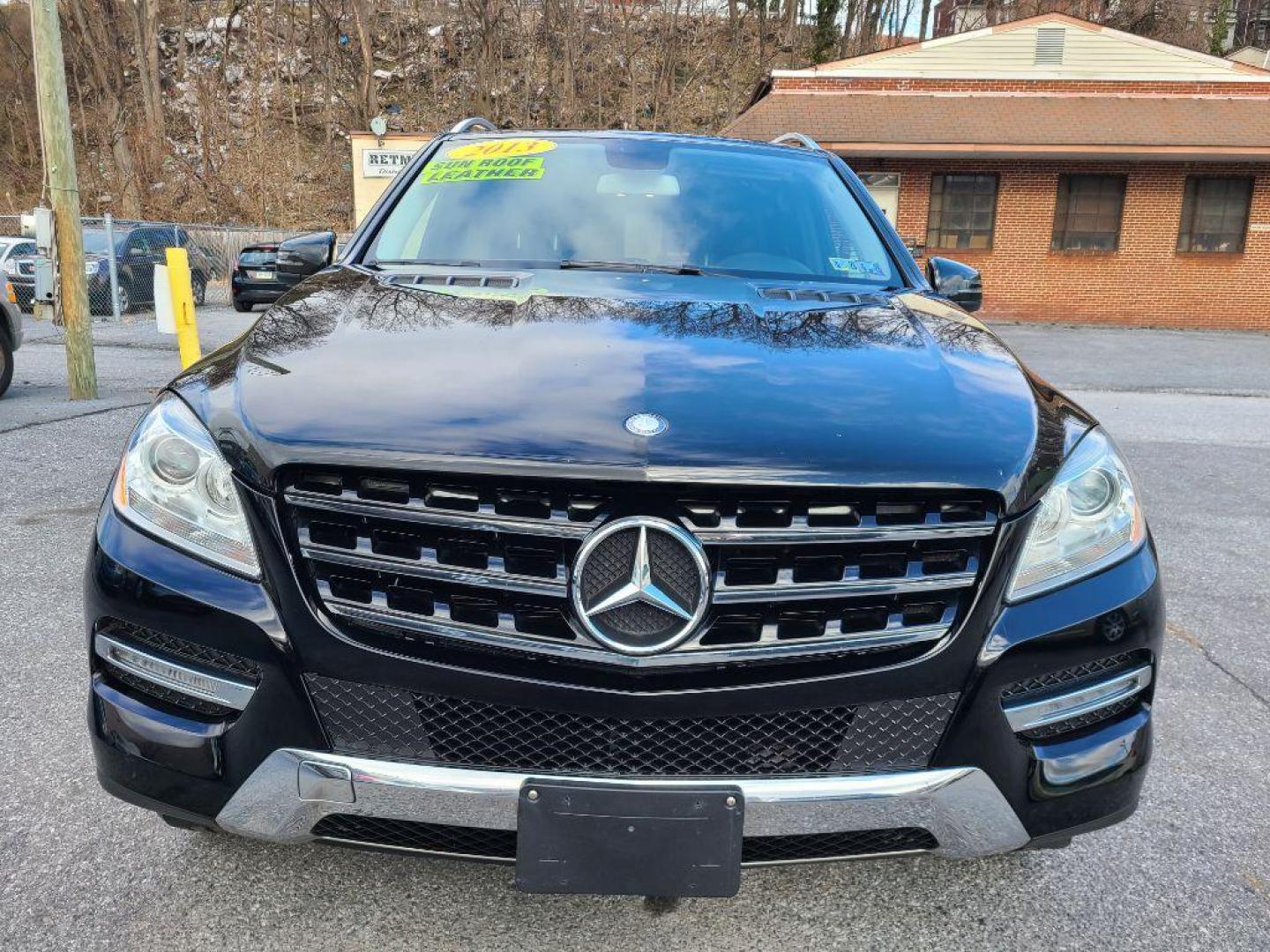2013 BLACK MERCEDES-BENZ ML 350 4MATIC (4JGDA5HB0DA) with an 3.5L engine, Automatic transmission, located at 117 North Cameron Street, Harrisburg, PA, 17101, (717) 963-8962, 40.267021, -76.875351 - WE FINANCE!!! Good Credit/ Bad Credit/ No Credit - ALL Trade-Ins Welcomed!!! ***Guaranteed Credit Approval*** APPLY ONLINE or CALL us TODAY ;) Internet Prices and Marketplace Prices are SPECIAL discounted ***CASH DEALS*** Retail Prices are higher. Please call us to discuss your cash and finan - Photo#5