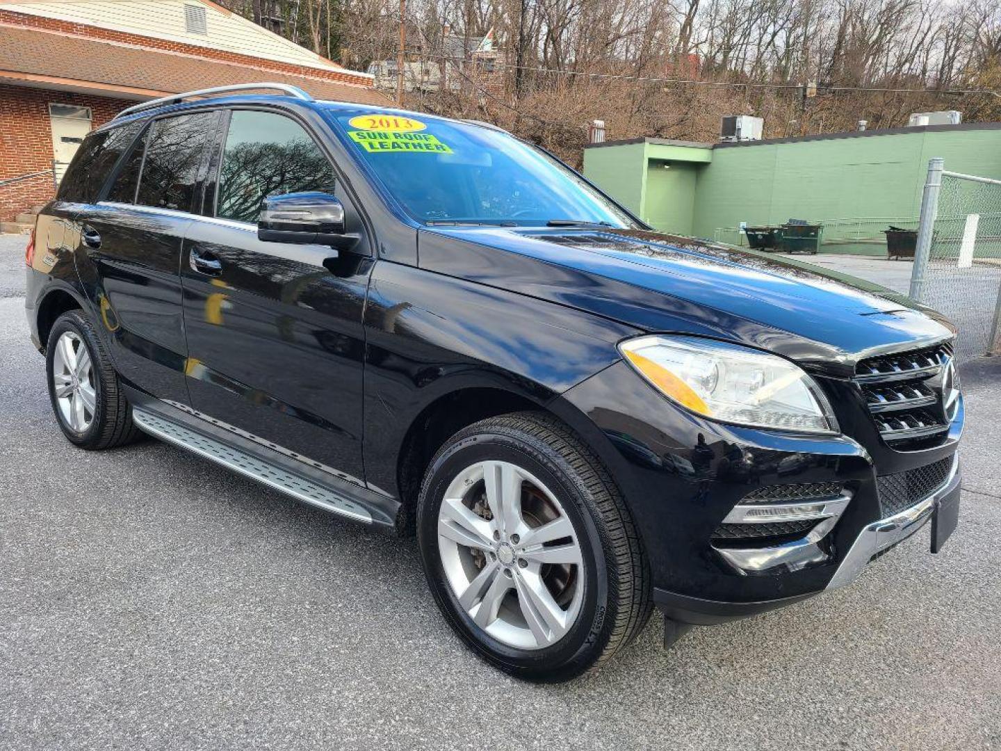 2013 BLACK MERCEDES-BENZ ML 350 4MATIC (4JGDA5HB0DA) with an 3.5L engine, Automatic transmission, located at 117 North Cameron Street, Harrisburg, PA, 17101, (717) 963-8962, 40.267021, -76.875351 - WE FINANCE!!! Good Credit/ Bad Credit/ No Credit - ALL Trade-Ins Welcomed!!! ***Guaranteed Credit Approval*** APPLY ONLINE or CALL us TODAY ;) Internet Prices and Marketplace Prices are SPECIAL discounted ***CASH DEALS*** Retail Prices are higher. Please call us to discuss your cash and finan - Photo#6