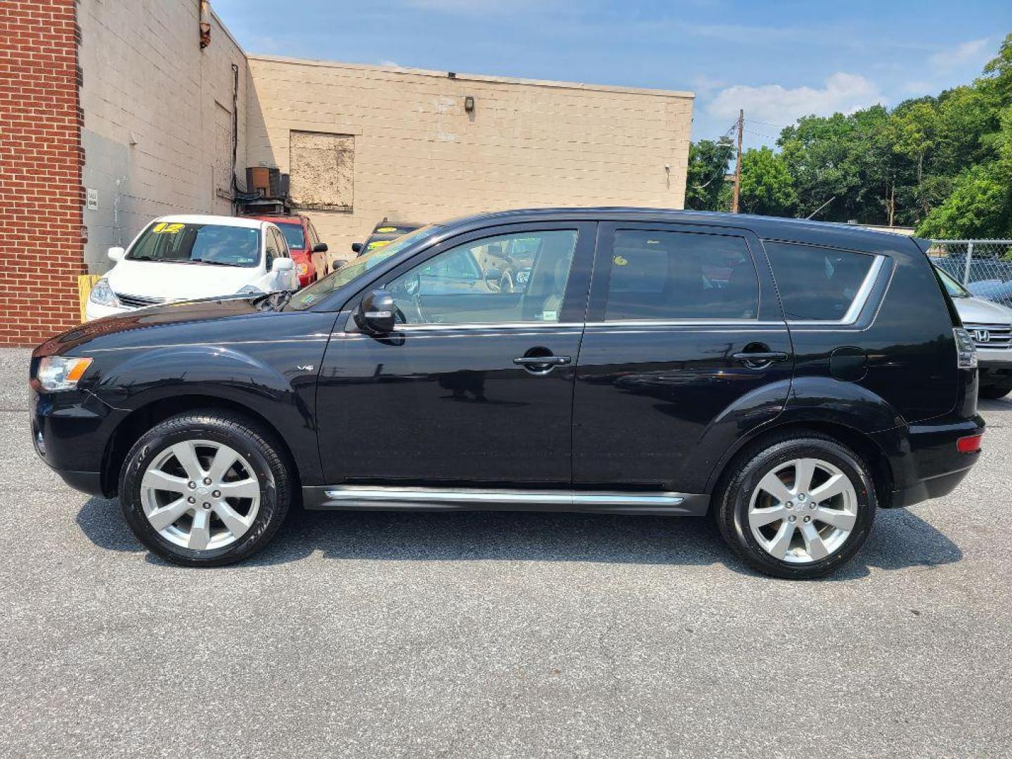 2013 BLACK MITSUBISHI OUTLANDER GT (JA4JT5AX3DU) with an 3.0L engine, Automatic transmission, located at 7981 Paxton Street, Harrisburg, PA, 17111, (717) 561-2926, 40.261490, -76.749229 - WE FINANCE!!! Good Credit/ Bad Credit/ No Credit - ALL Trade-Ins Welcomed!!! ***Guaranteed Credit Approval*** APPLY ONLINE or CALL us TODAY ;) Internet Prices and Marketplace Prices are SPECIAL discounted ***CASH DEALS*** Retail Prices are higher. Please call us to discuss your cash and finan - Photo#1
