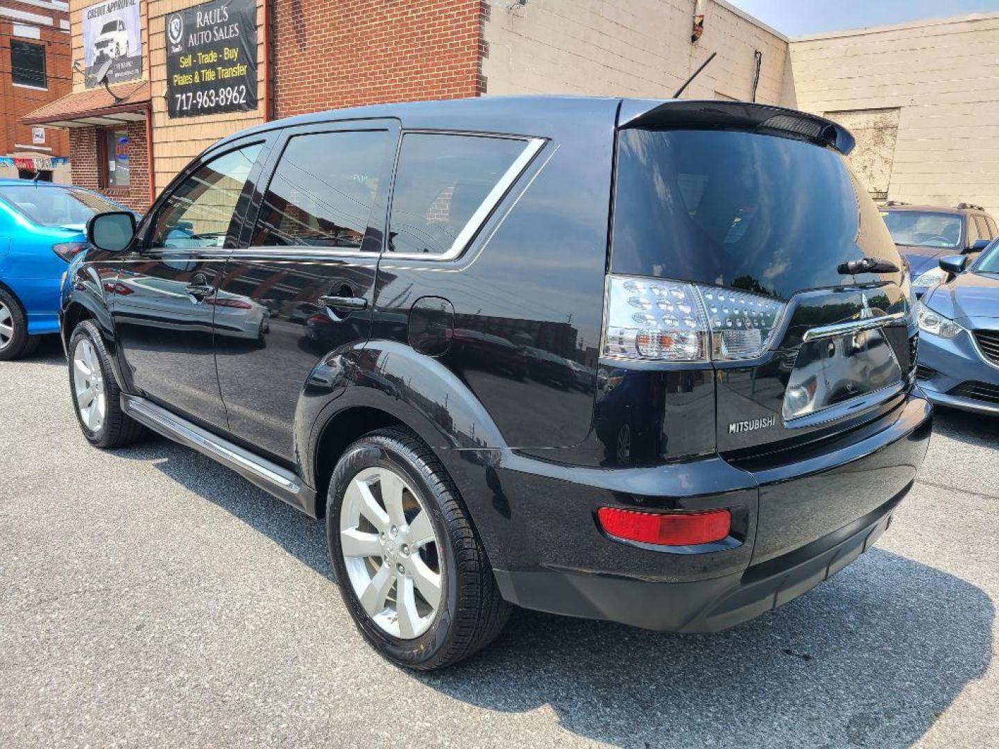 2013 BLACK MITSUBISHI OUTLANDER GT (JA4JT5AX3DU) with an 3.0L engine, Automatic transmission, located at 7981 Paxton Street, Harrisburg, PA, 17111, (717) 561-2926, 40.261490, -76.749229 - WE FINANCE!!! Good Credit/ Bad Credit/ No Credit - ALL Trade-Ins Welcomed!!! ***Guaranteed Credit Approval*** APPLY ONLINE or CALL us TODAY ;) Internet Prices and Marketplace Prices are SPECIAL discounted ***CASH DEALS*** Retail Prices are higher. Please call us to discuss your cash and finan - Photo#2