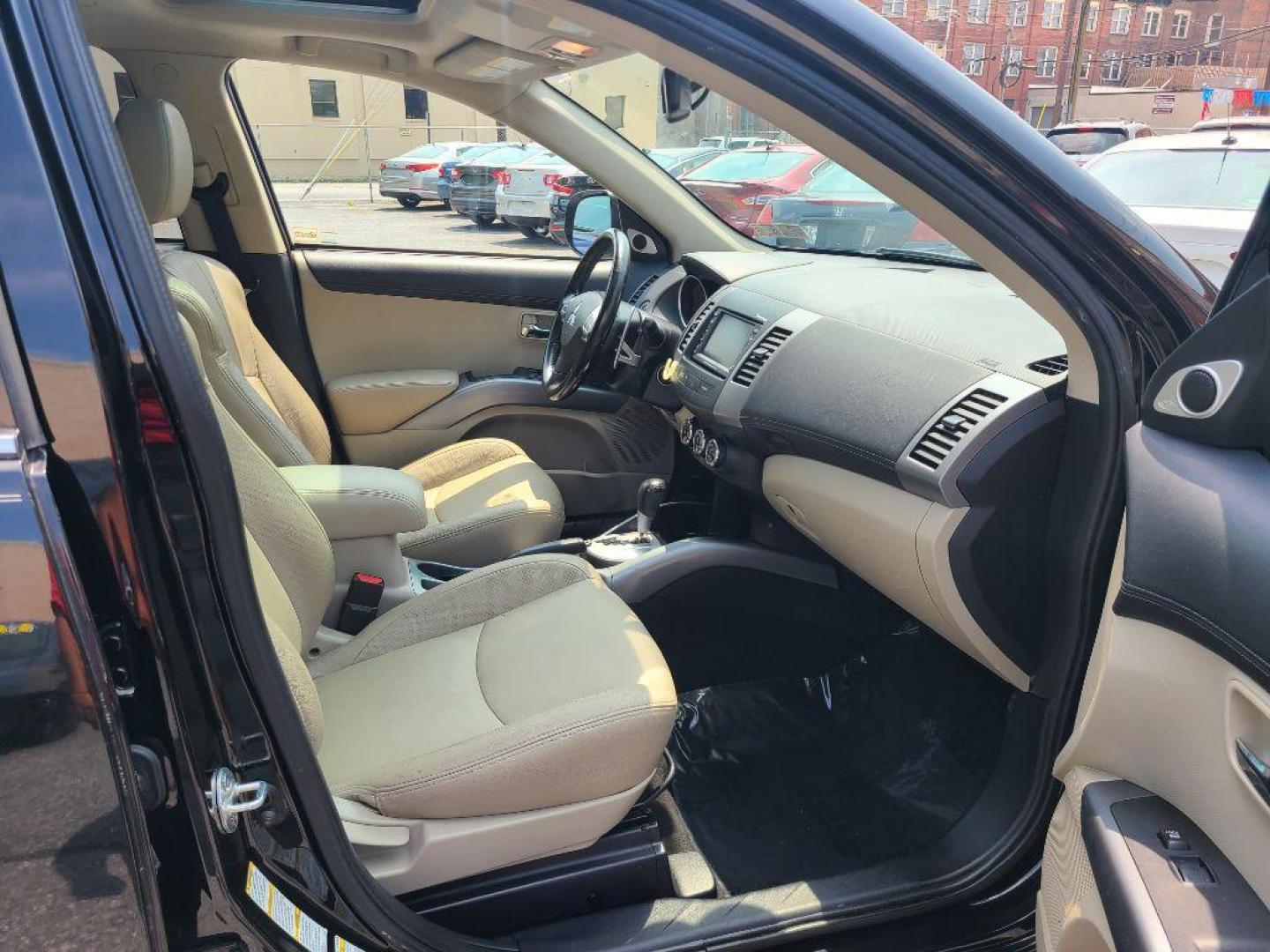 2013 BLACK MITSUBISHI OUTLANDER GT (JA4JT5AX3DU) with an 3.0L engine, Automatic transmission, located at 7981 Paxton Street, Harrisburg, PA, 17111, (717) 561-2926, 40.261490, -76.749229 - WE FINANCE!!! Good Credit/ Bad Credit/ No Credit - ALL Trade-Ins Welcomed!!! ***Guaranteed Credit Approval*** APPLY ONLINE or CALL us TODAY ;) Internet Prices and Marketplace Prices are SPECIAL discounted ***CASH DEALS*** Retail Prices are higher. Please call us to discuss your cash and finan - Photo#9