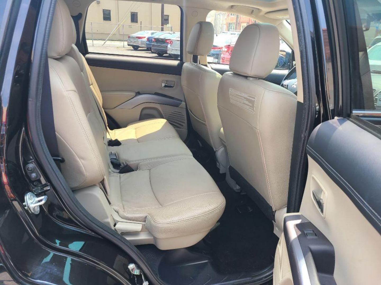 2013 BLACK MITSUBISHI OUTLANDER GT (JA4JT5AX3DU) with an 3.0L engine, Automatic transmission, located at 7981 Paxton Street, Harrisburg, PA, 17111, (717) 561-2926, 40.261490, -76.749229 - WE FINANCE!!! Good Credit/ Bad Credit/ No Credit - ALL Trade-Ins Welcomed!!! ***Guaranteed Credit Approval*** APPLY ONLINE or CALL us TODAY ;) Internet Prices and Marketplace Prices are SPECIAL discounted ***CASH DEALS*** Retail Prices are higher. Please call us to discuss your cash and finan - Photo#12