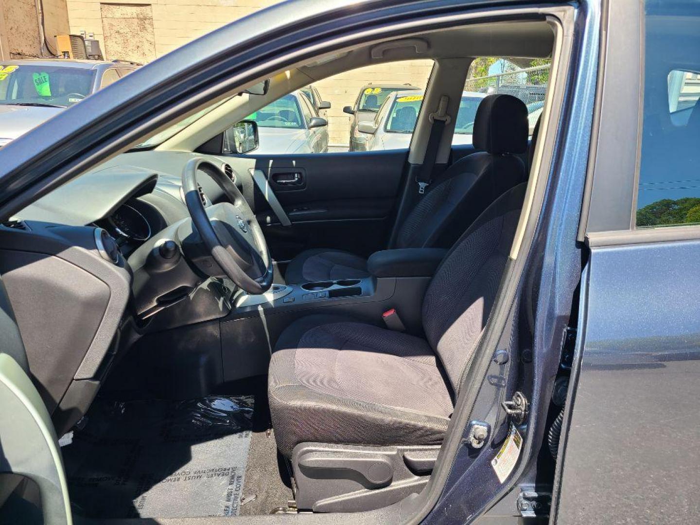 2013 BLUE NISSAN ROGUE S (JN8AS5MV2DW) with an 2.5L engine, Continuously Variable transmission, located at 117 North Cameron Street, Harrisburg, PA, 17101, (717) 963-8962, 40.267021, -76.875351 - WE FINANCE!!! Good Credit/ Bad Credit/ No Credit - ALL Trade-Ins Welcomed!!! ***Guaranteed Credit Approval*** APPLY ONLINE or CALL us TODAY ;) Internet Prices and Marketplace Prices are SPECIAL discounted ***CASH DEALS*** Retail Prices are higher. Please call us to discuss your cash and finan - Photo#18