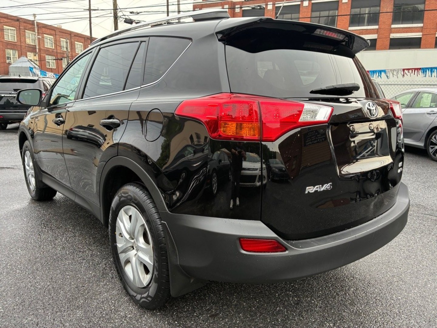 2013 BLACK TOYOTA RAV4 LE (2T3BFREV3DW) with an 2.5L engine, Automatic transmission, located at 117 North Cameron Street, Harrisburg, PA, 17101, (717) 963-8962, 40.267021, -76.875351- Photo#2