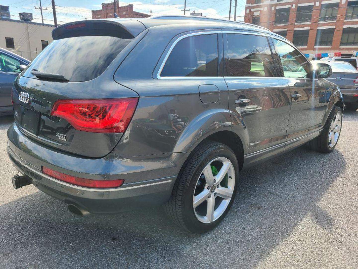 2014 BLACK AUDI Q7 PREMIUM PLUS (WA1LGAFE0ED) with an 3.0L engine, Automatic transmission, located at 117 North Cameron Street, Harrisburg, PA, 17101, (717) 963-8962, 40.267021, -76.875351 - WE FINANCE!!! Good Credit/ Bad Credit/ No Credit - ALL Trade-Ins Welcomed!!! ***Guaranteed Credit Approval*** APPLY ONLINE or CALL us TODAY ;) Internet Prices and Marketplace Prices are SPECIAL discounted ***CASH DEALS*** Retail Prices are higher. Please call us to discuss your cash and finan - Photo#4